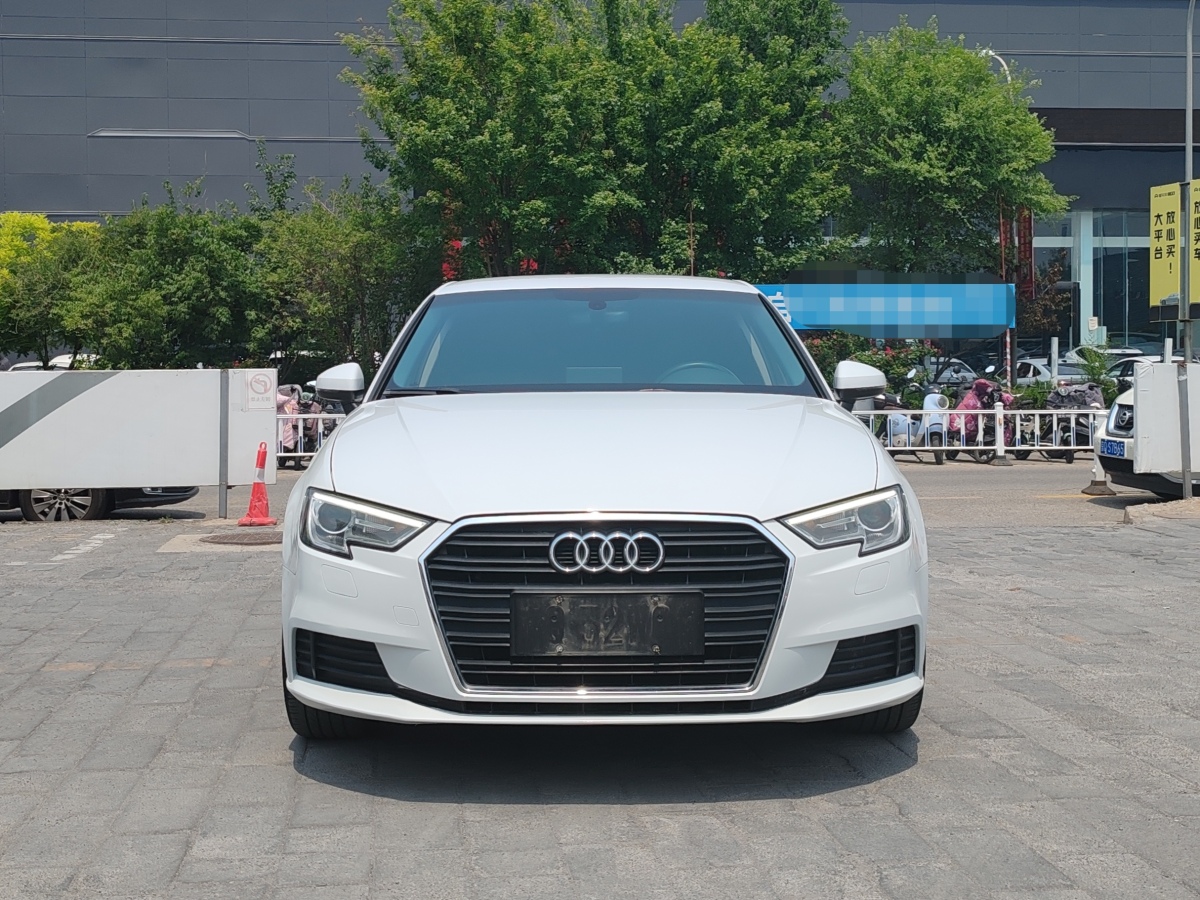 奧迪 奧迪A3  2018款 30周年年型 Sportback 35 TFSI 進(jìn)取型圖片