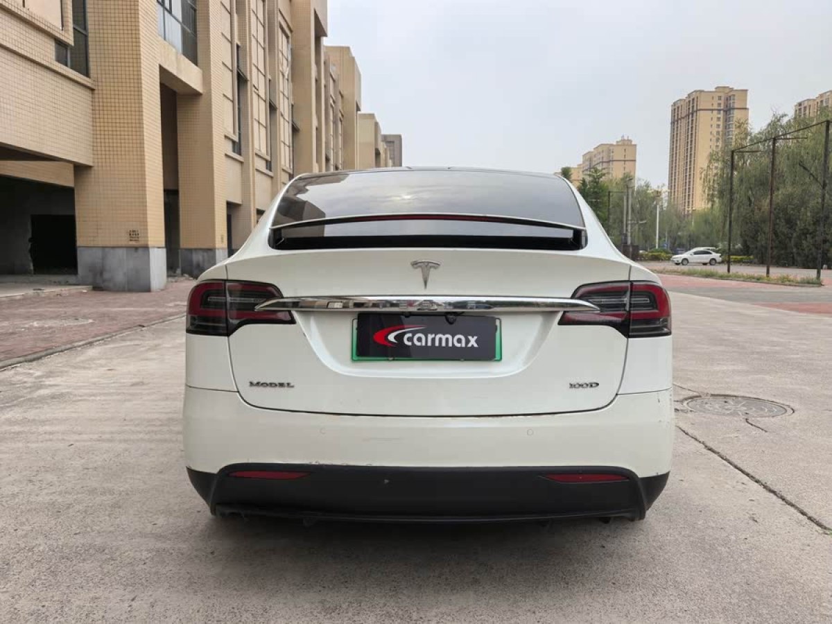 特斯拉 Model X  2017款 Model X 100D 長續(xù)航版圖片