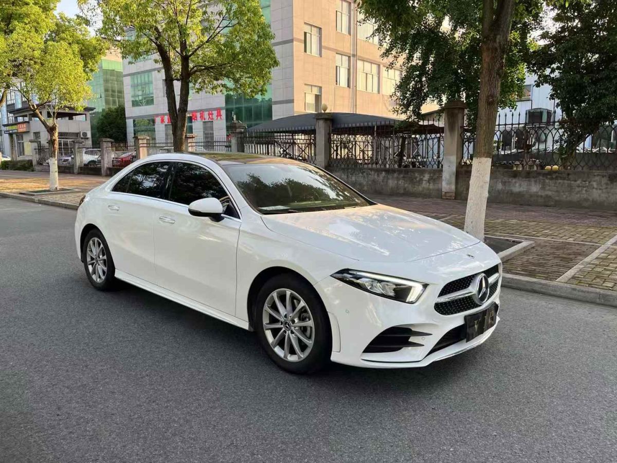 奔馳 威霆  2021款 2.0T 商務(wù)版 7座圖片