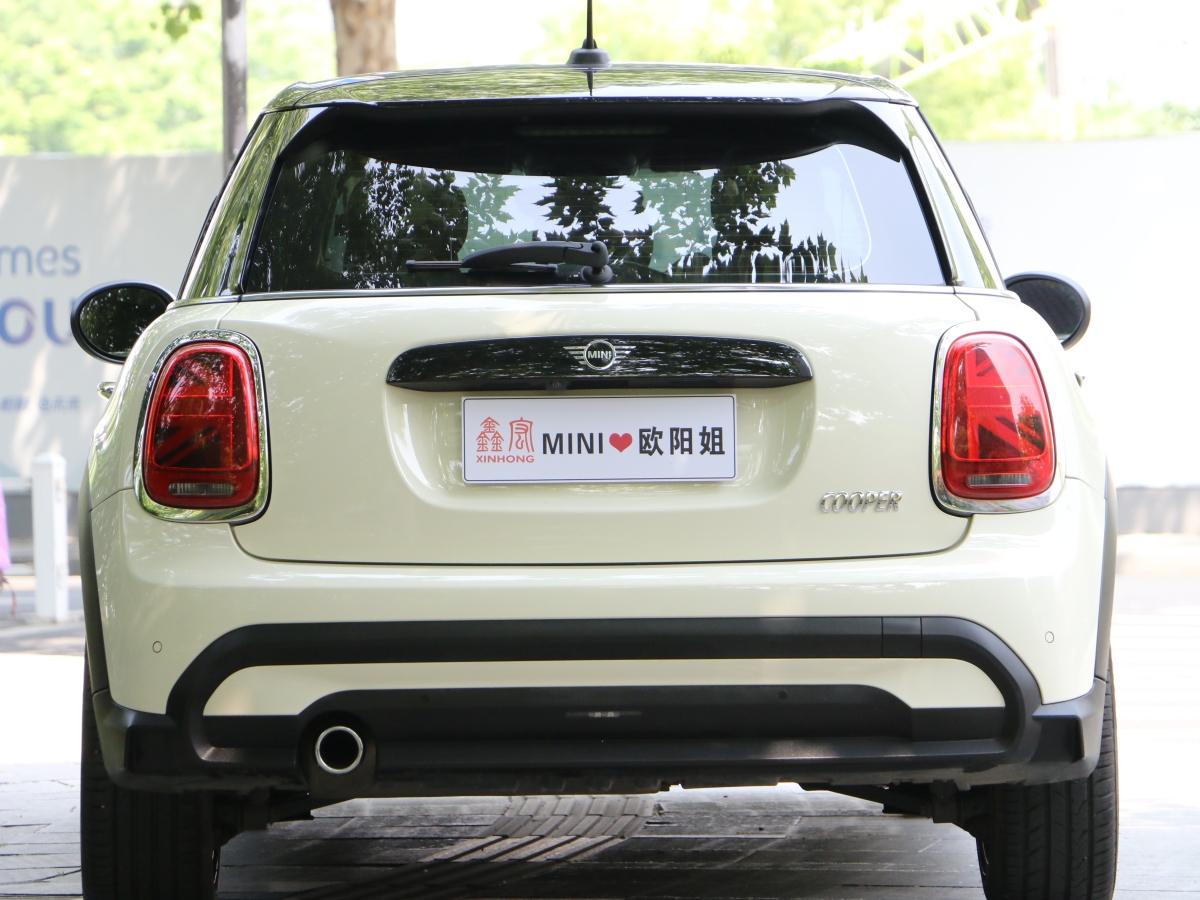 MINI MINI  2022款 改款 1.5T COOPER 經(jīng)典派 五門版圖片