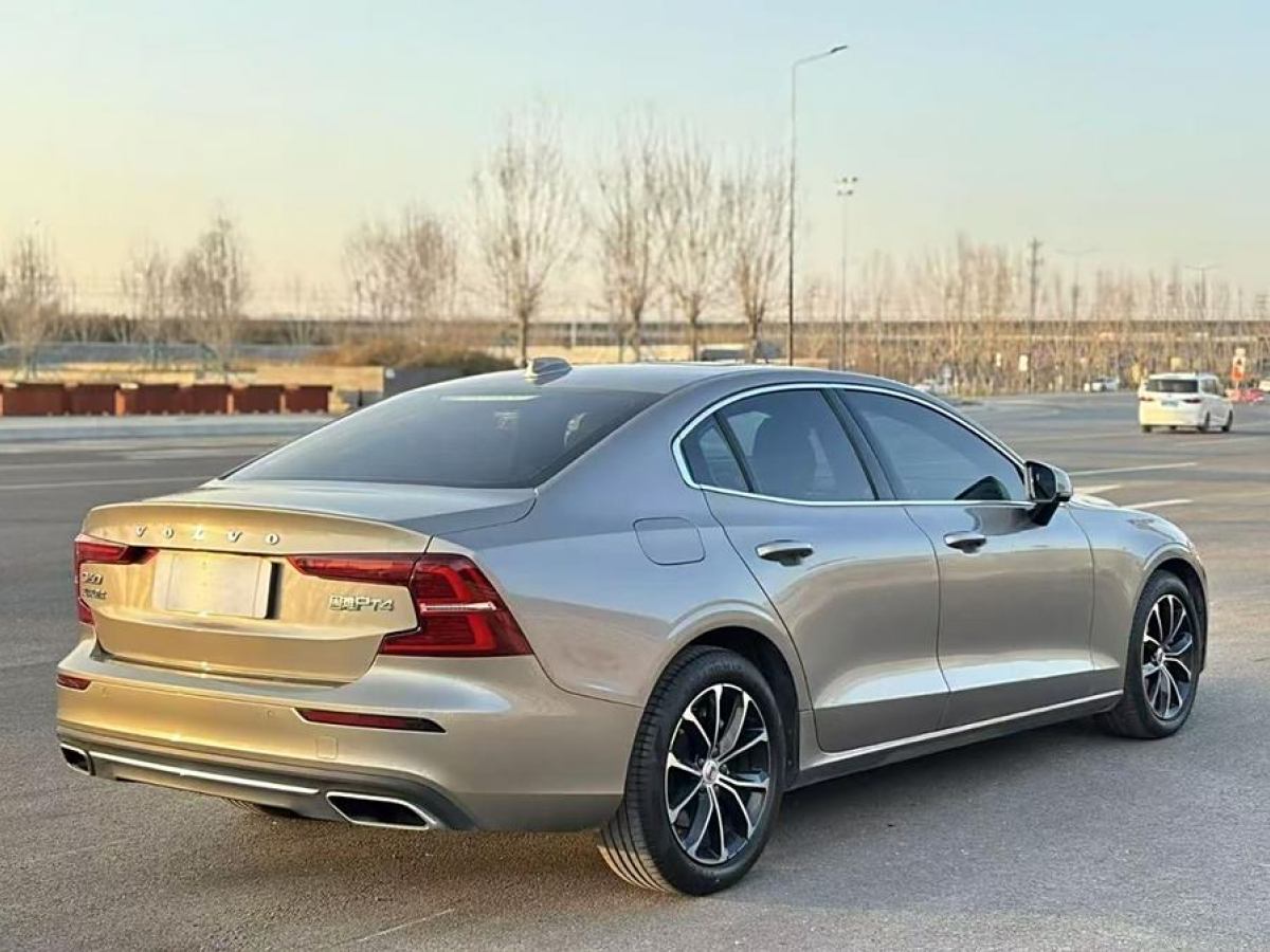 沃爾沃 S60L  2021款 T4 智逸豪華版圖片