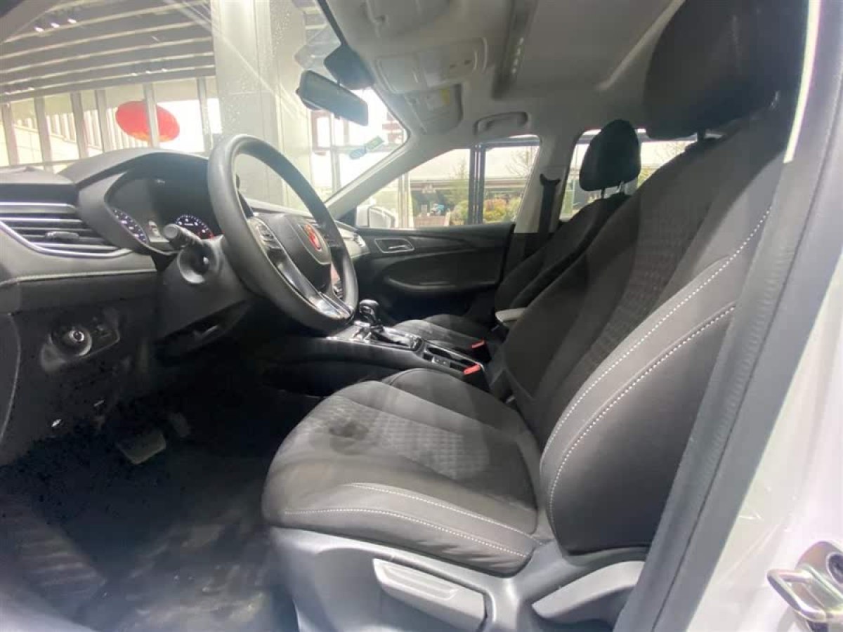 榮威 i5  2020款 1.5L 自動4G互聯(lián)領豪版圖片