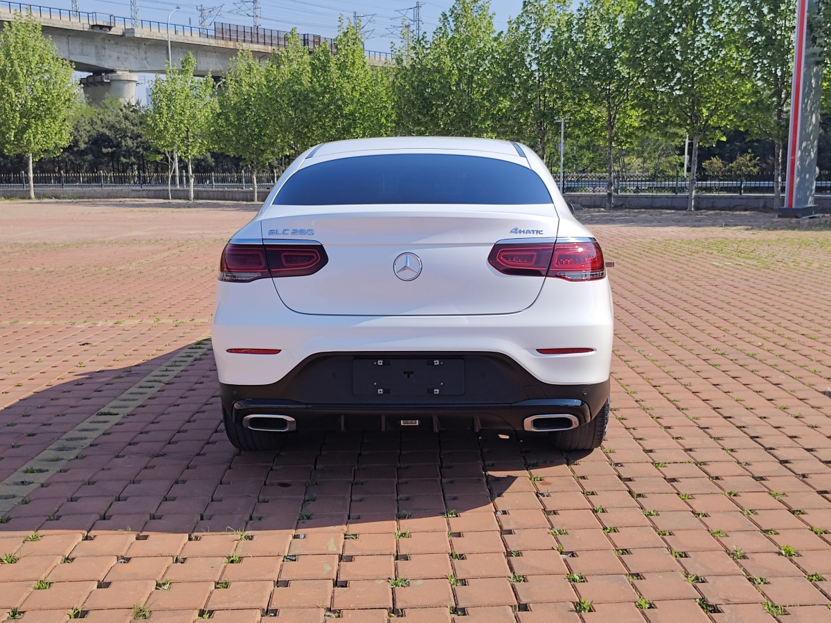 2020年11月奔馳 奔馳GLC  2023款 改款 GLC 260 4MATIC 轎跑SUV