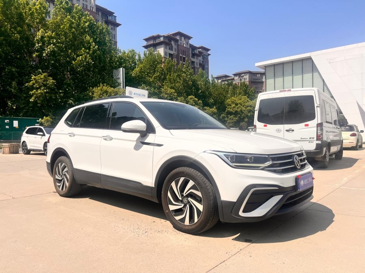 大眾 途觀L  2023款 改款 330TSI 自動(dòng)兩驅(qū)舒享版圖片