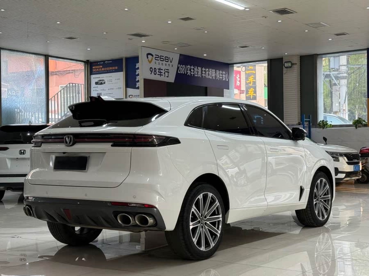 長(zhǎng)安 長(zhǎng)安UNI-K  2021款 2.0T 全輪驅(qū)動(dòng)尊貴型圖片