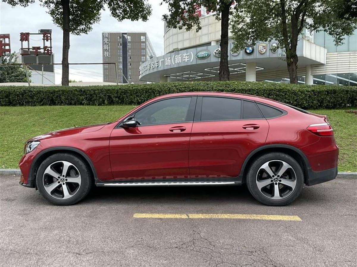 奔馳 奔馳GLC  2023款 GLC 300 4MATIC 轎跑SUV圖片