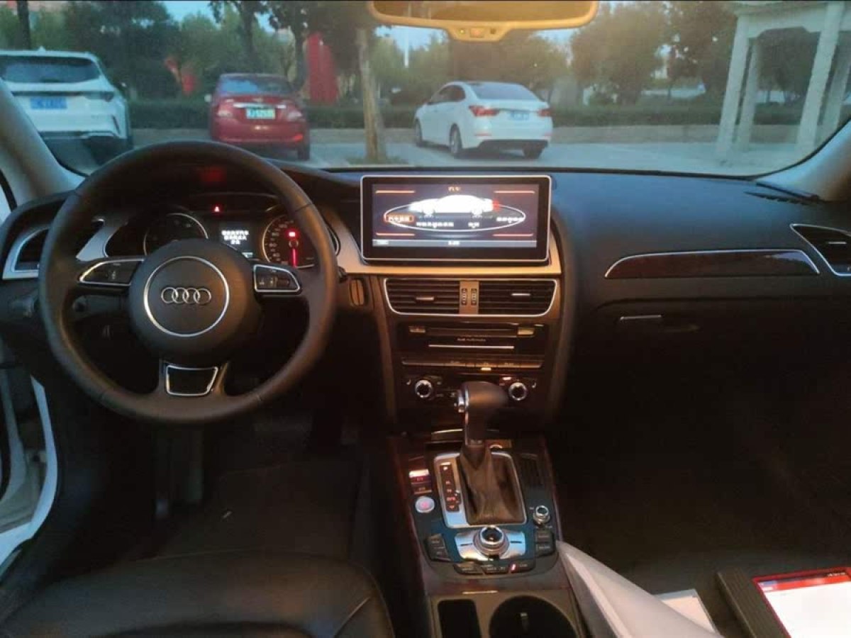 奧迪 奧迪A4L  2013款 35 TFSI 自動技術(shù)型圖片