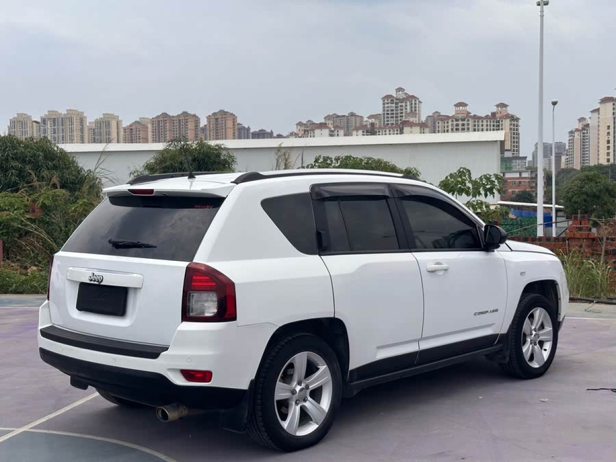 Jeep 指南者  2014款 改款 2.0L 兩驅(qū)進(jìn)取版圖片