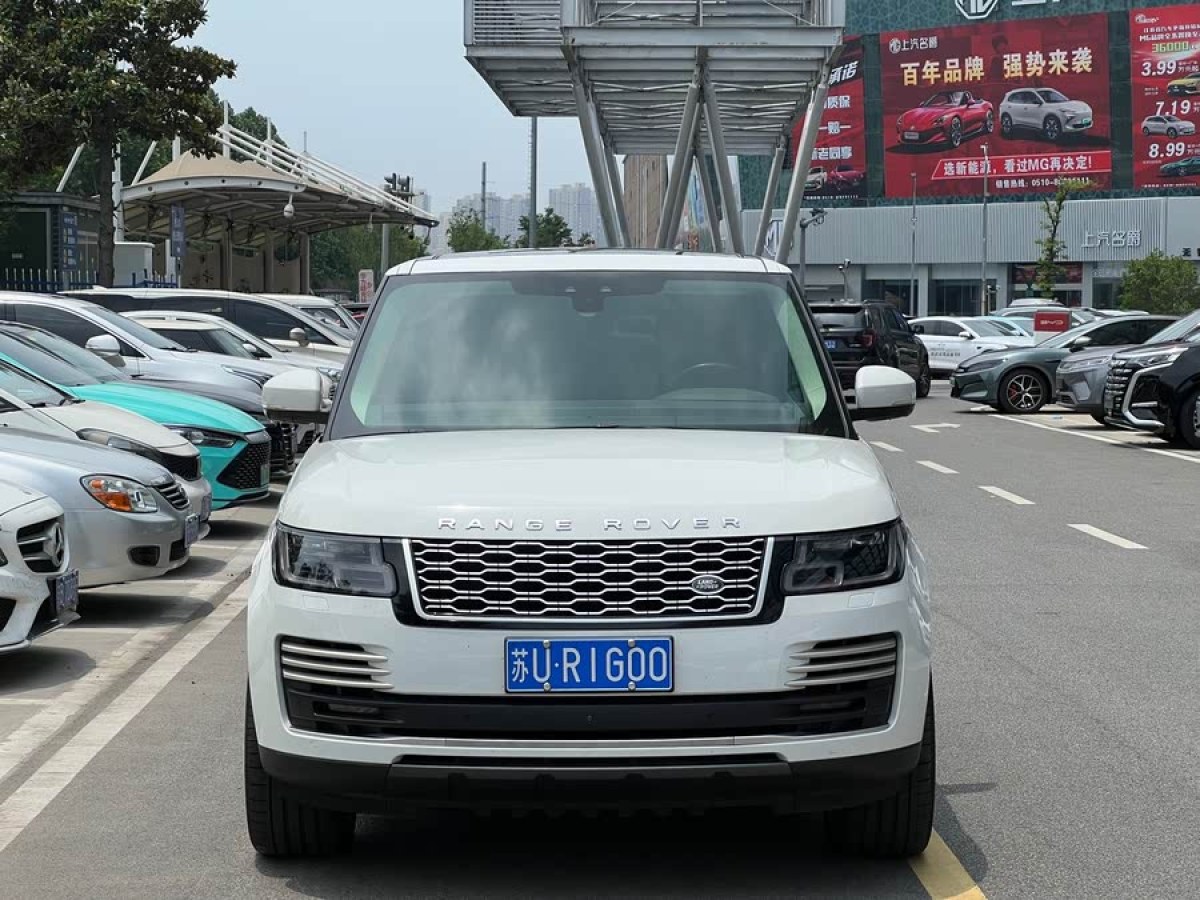 路虎 攬勝  2019款 3.0 V6 SC 傳世加長(zhǎng)版圖片