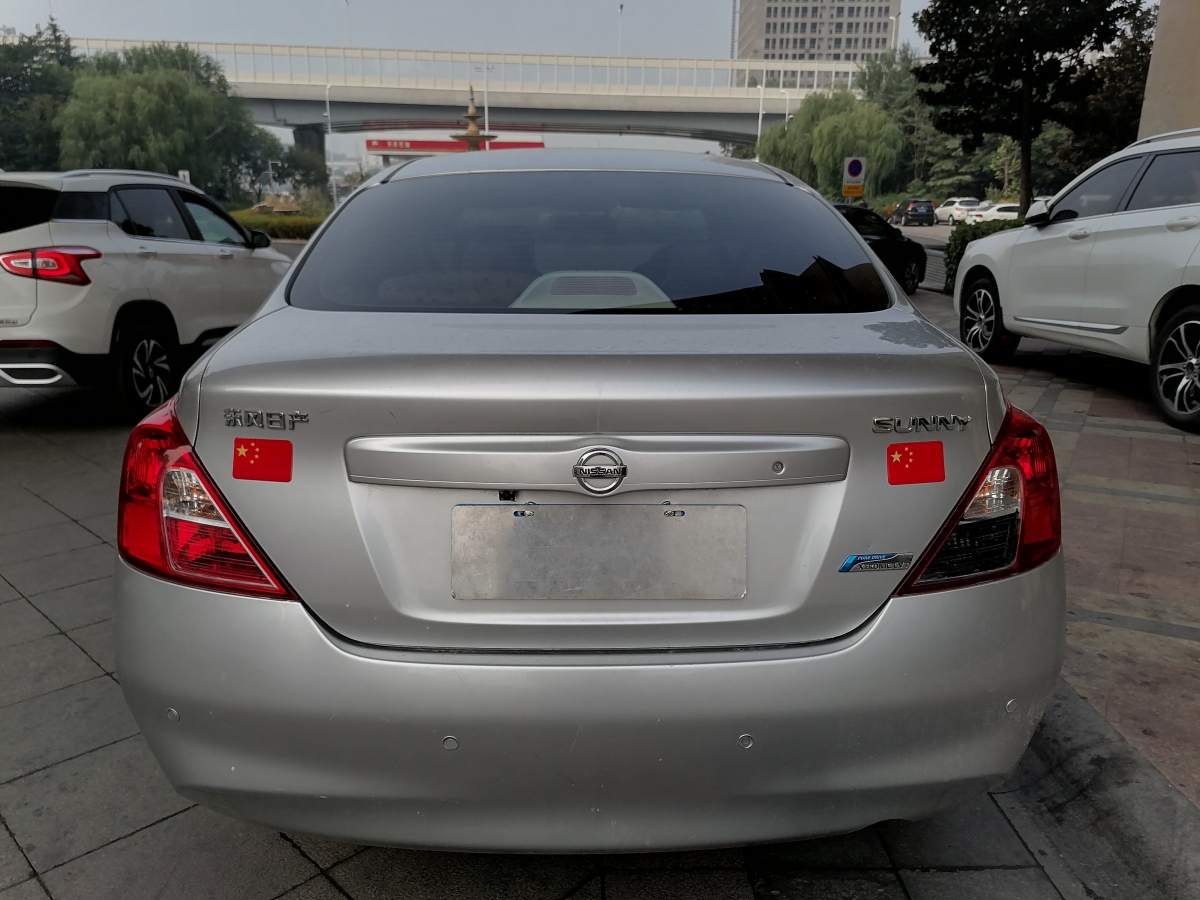 日產(chǎn) 陽(yáng)光  2011款 1.5XL CVT豪華版圖片