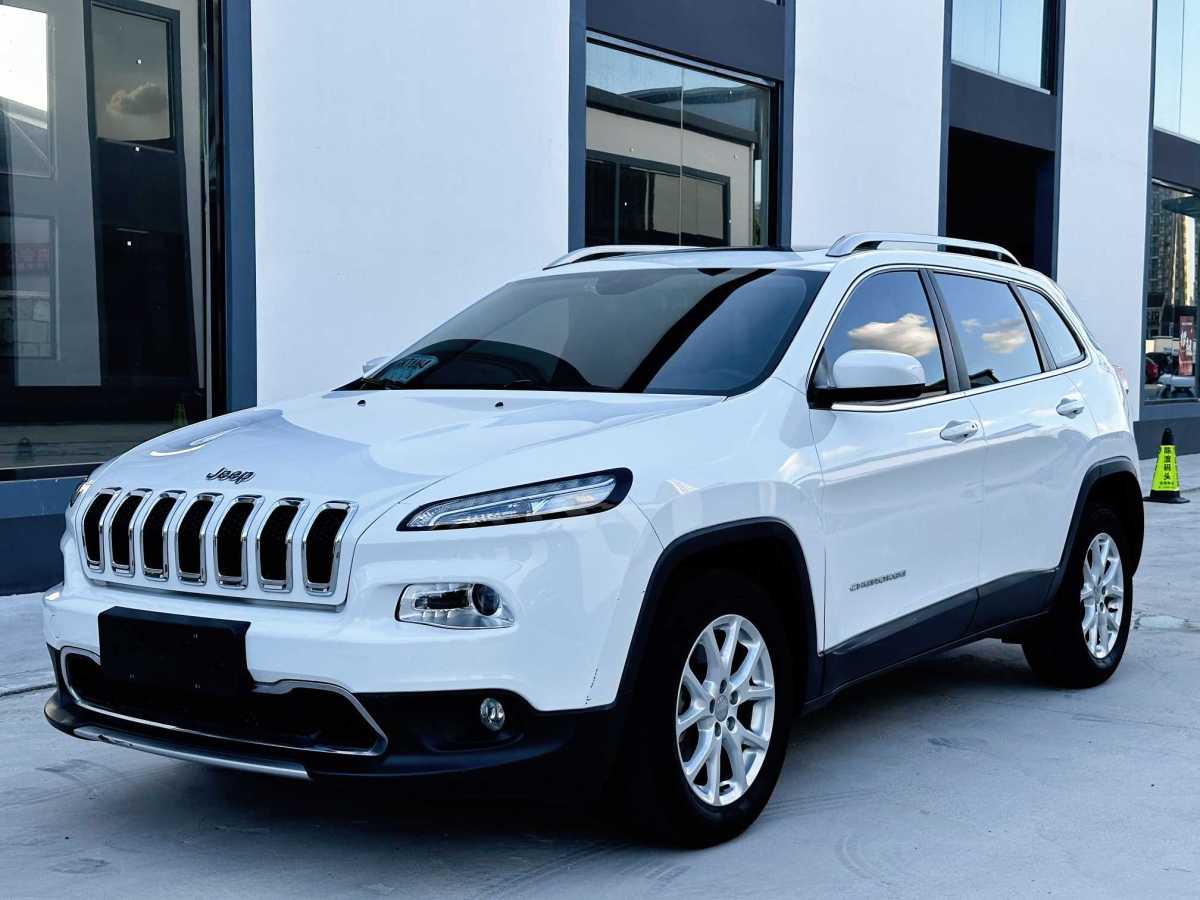 Jeep 自由光  2017款 2.0L 優(yōu)越版圖片