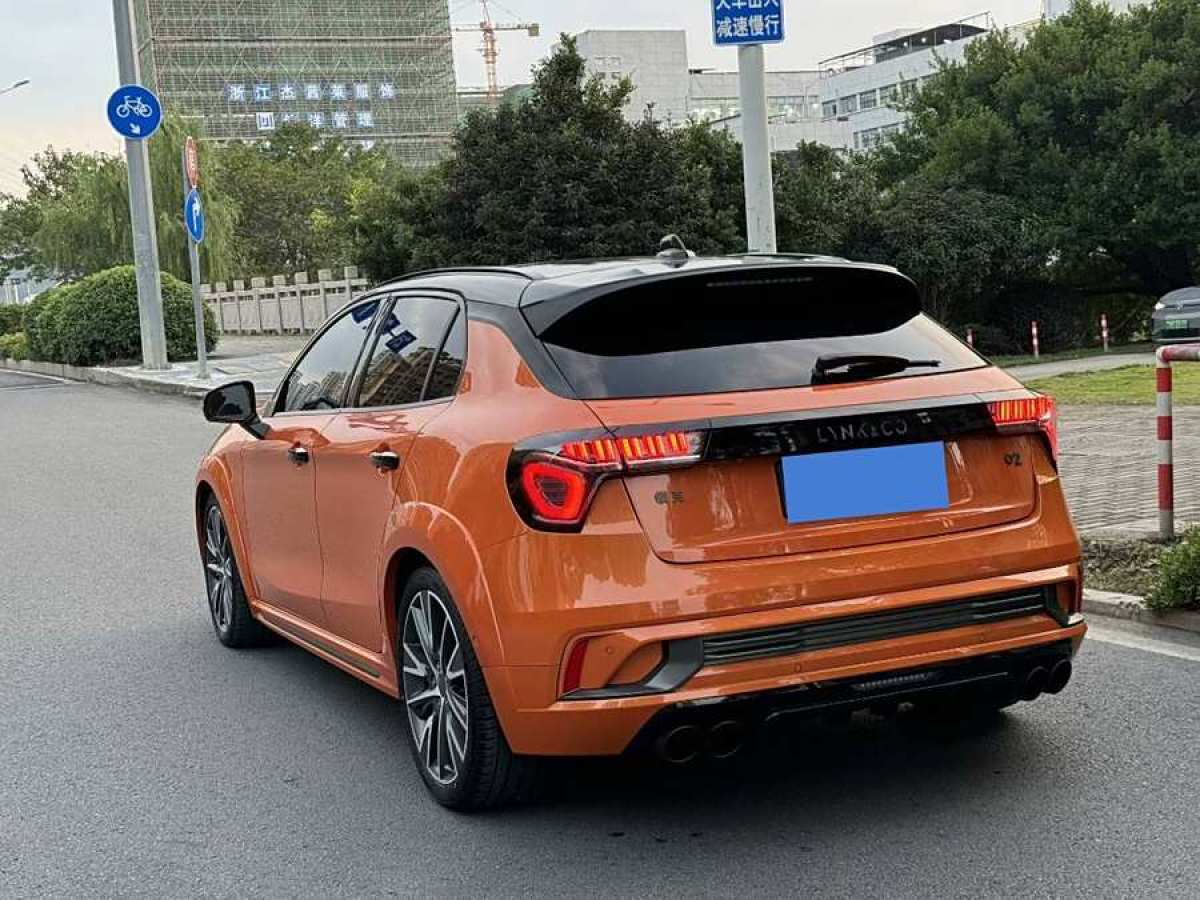 領(lǐng)克 領(lǐng)克02 Hatchback  2021款 2.0TD Halo 駕控套件版圖片