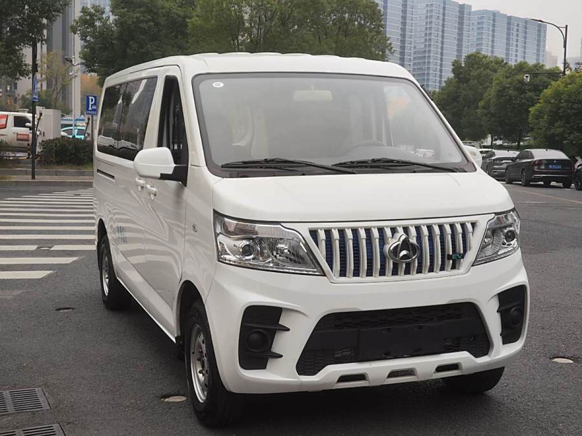 長(zhǎng)安歐尚 長(zhǎng)安睿行EM60  2024款 舒適型  6座 41.86kWh 背掀門圖片