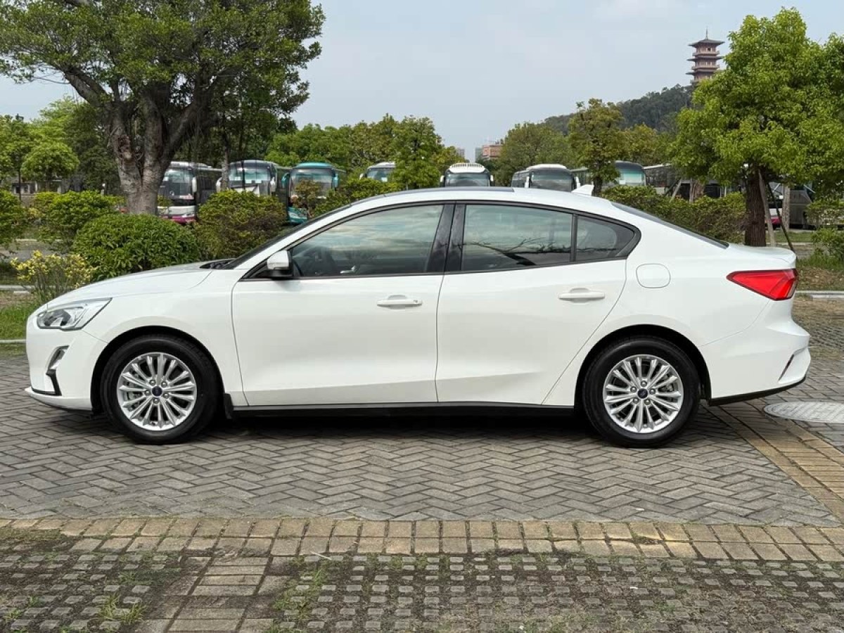 福特 ?？怂? 2019款 三廂 EcoBoost 180 自動(dòng)鋒潮型圖片