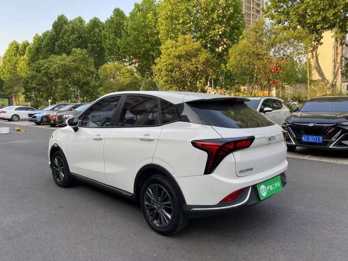 哪吒 哪吒V  2022款 潮 400 Lite 粉色定制款圖片