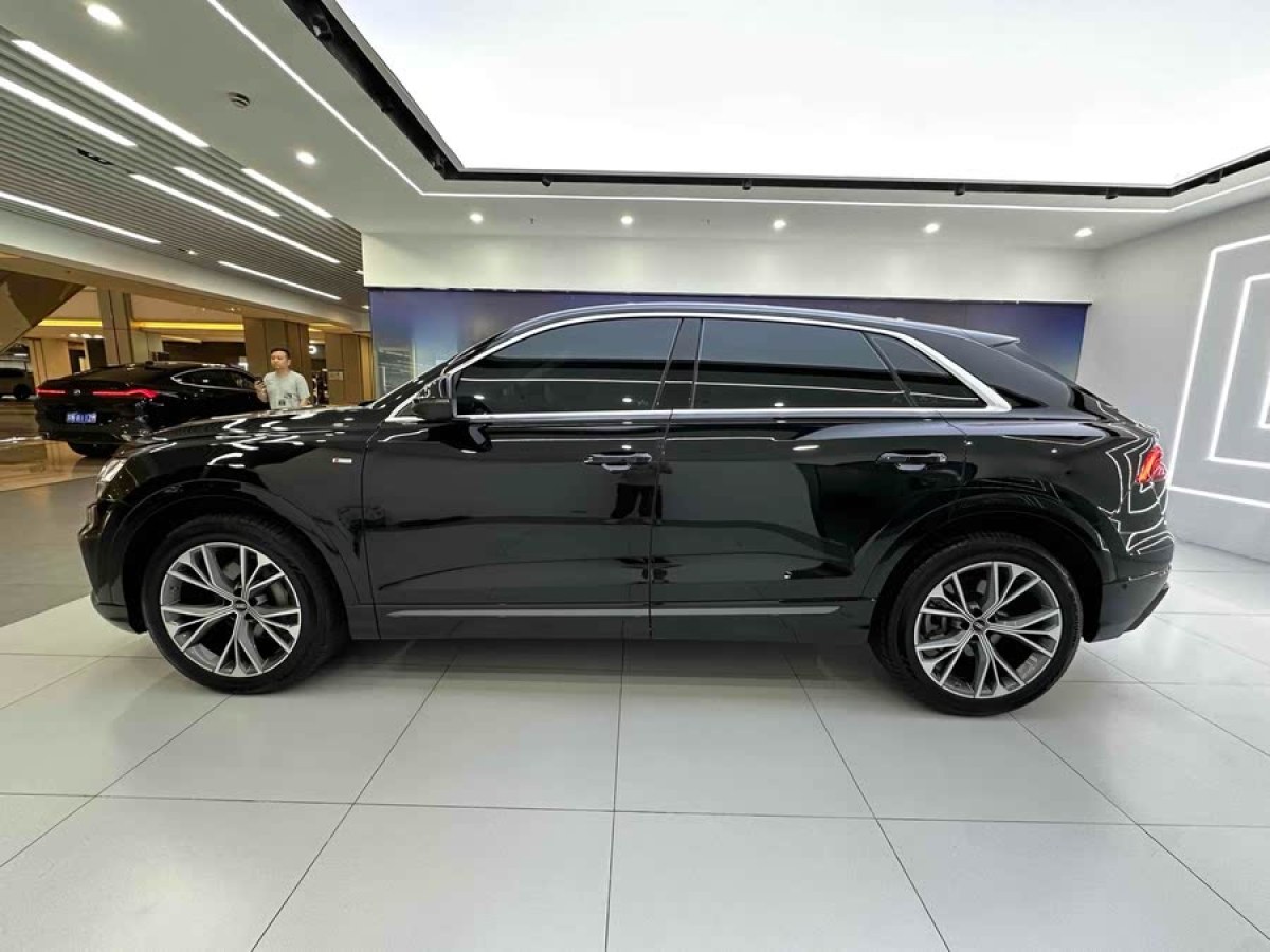 奧迪 奧迪Q8  2022款 55 TFSI 豪華動感型圖片