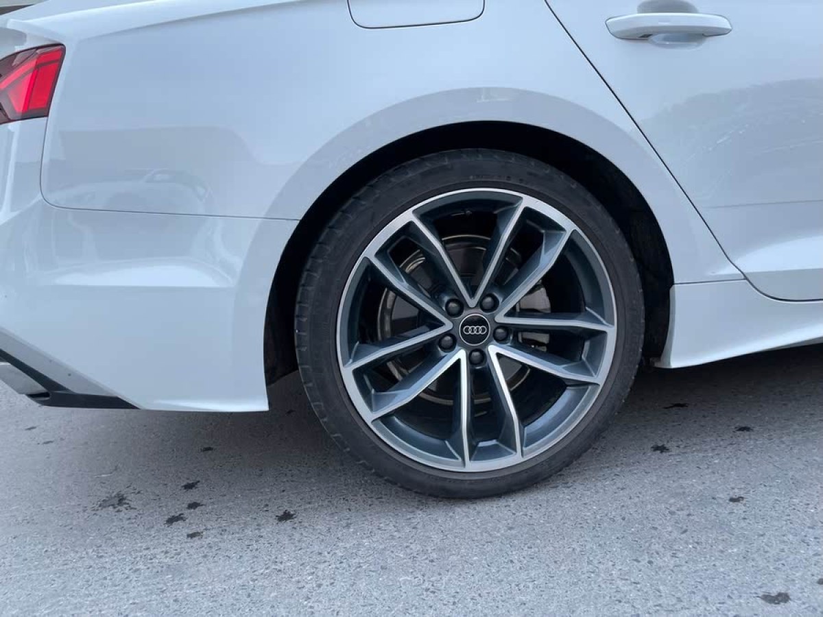 奧迪 奧迪A5  2023款 Sportback 40 TFSI quattro 豪華動感型圖片