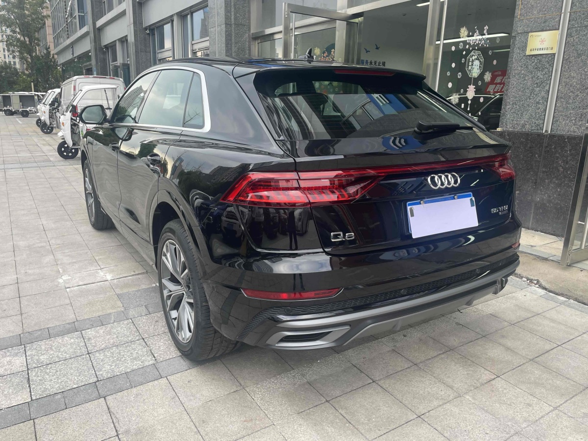 奧迪 奧迪Q8  2023款 55 TFSI 臻選動(dòng)感型圖片