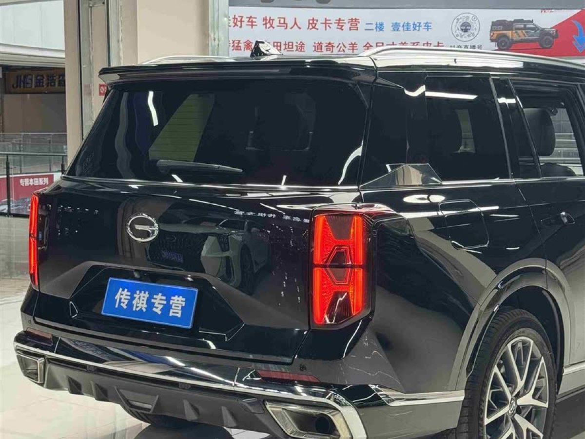 廣汽傳祺 GS8  2022款 雙擎系列 2.0TM 兩驅(qū)尊貴版 （七座）圖片