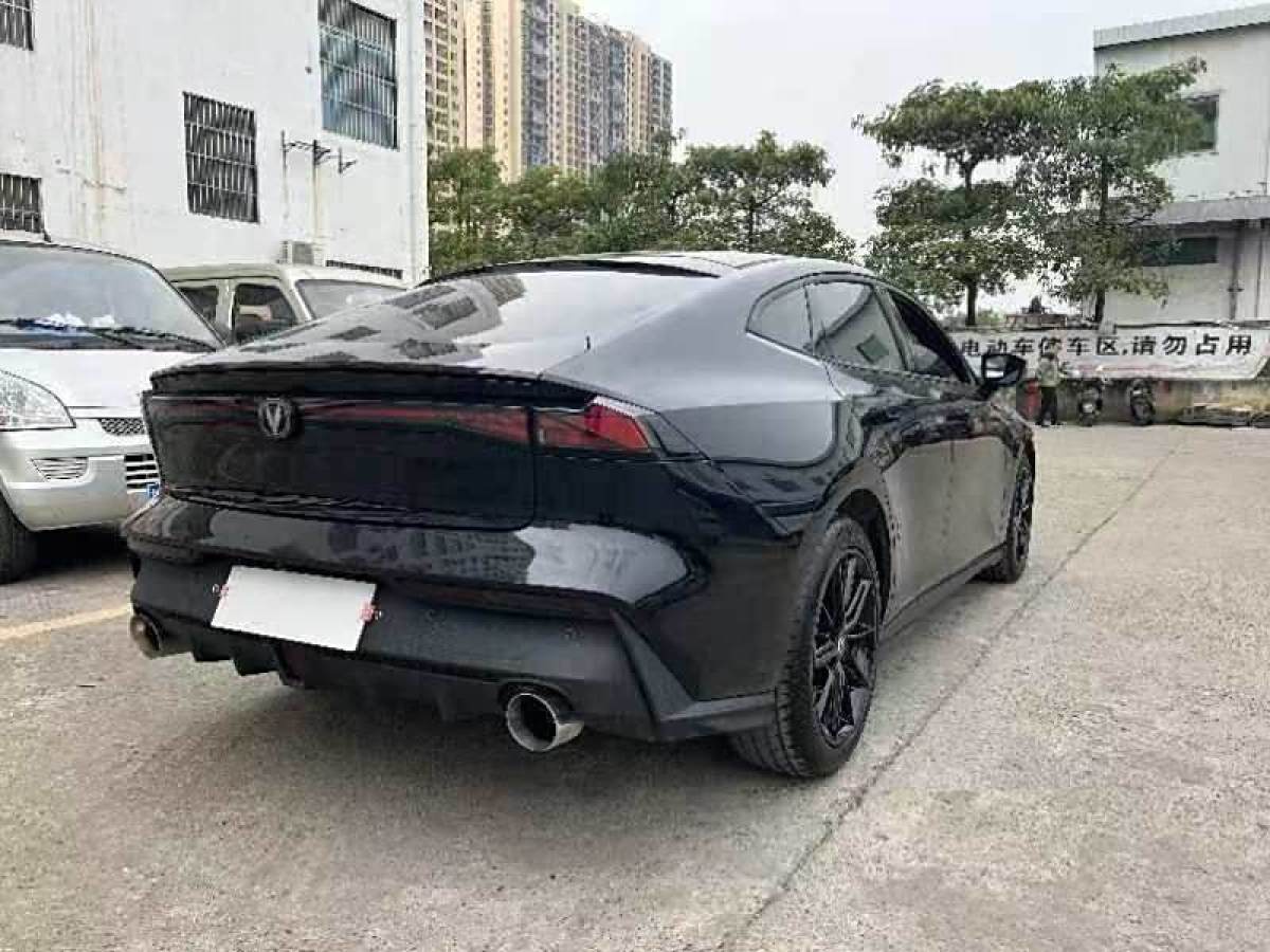 長(zhǎng)安 長(zhǎng)安UNI-V  2022款 1.5T 尊貴型圖片