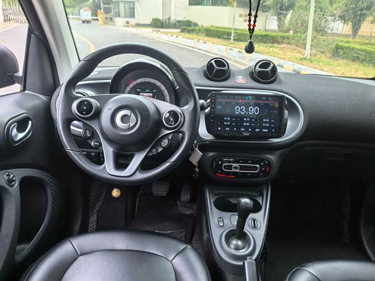 2019年9月smart fortwo  2019款 0.9T 66千瓦硬頂風擎版 國VI