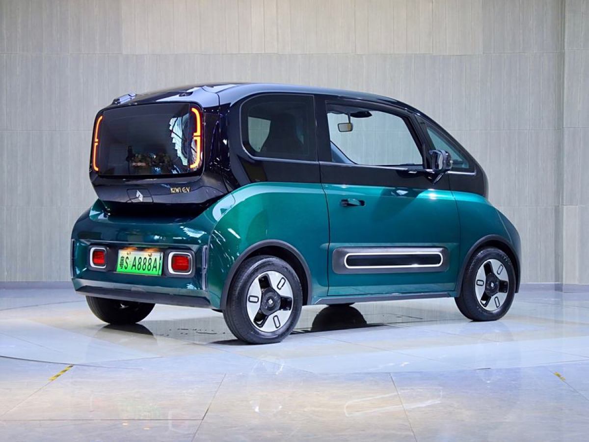 2021年11月寶駿 寶駿KiWi EV  2021款 設計師 三元鋰