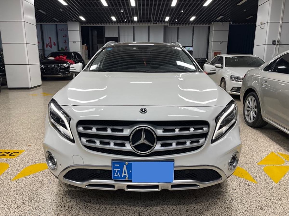 奔馳 奔馳GLA  2017款 GLA 220 4MATIC 時(shí)尚型圖片