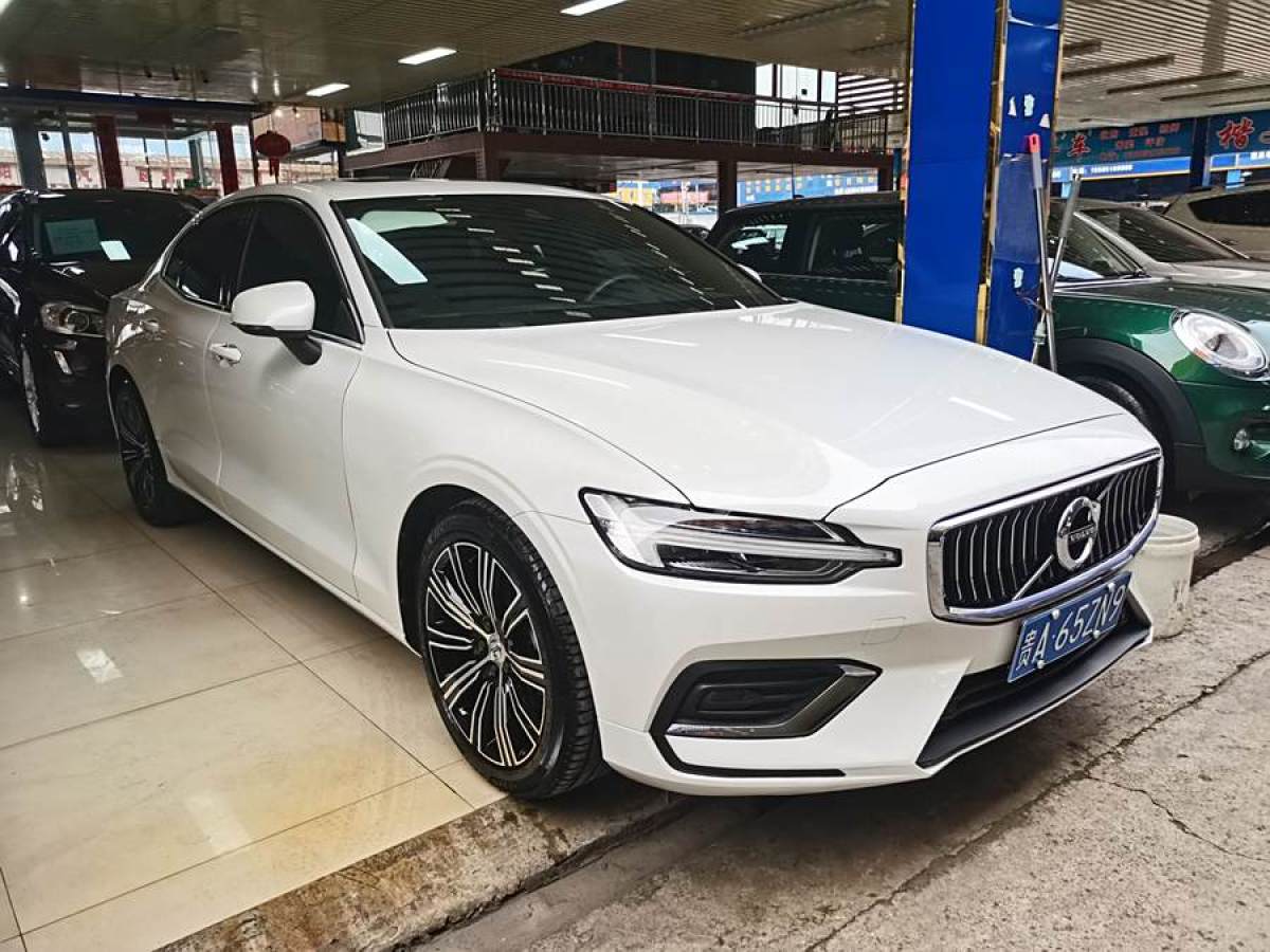 沃爾沃 S60L  2022款 B4 智遠(yuǎn)豪華版圖片