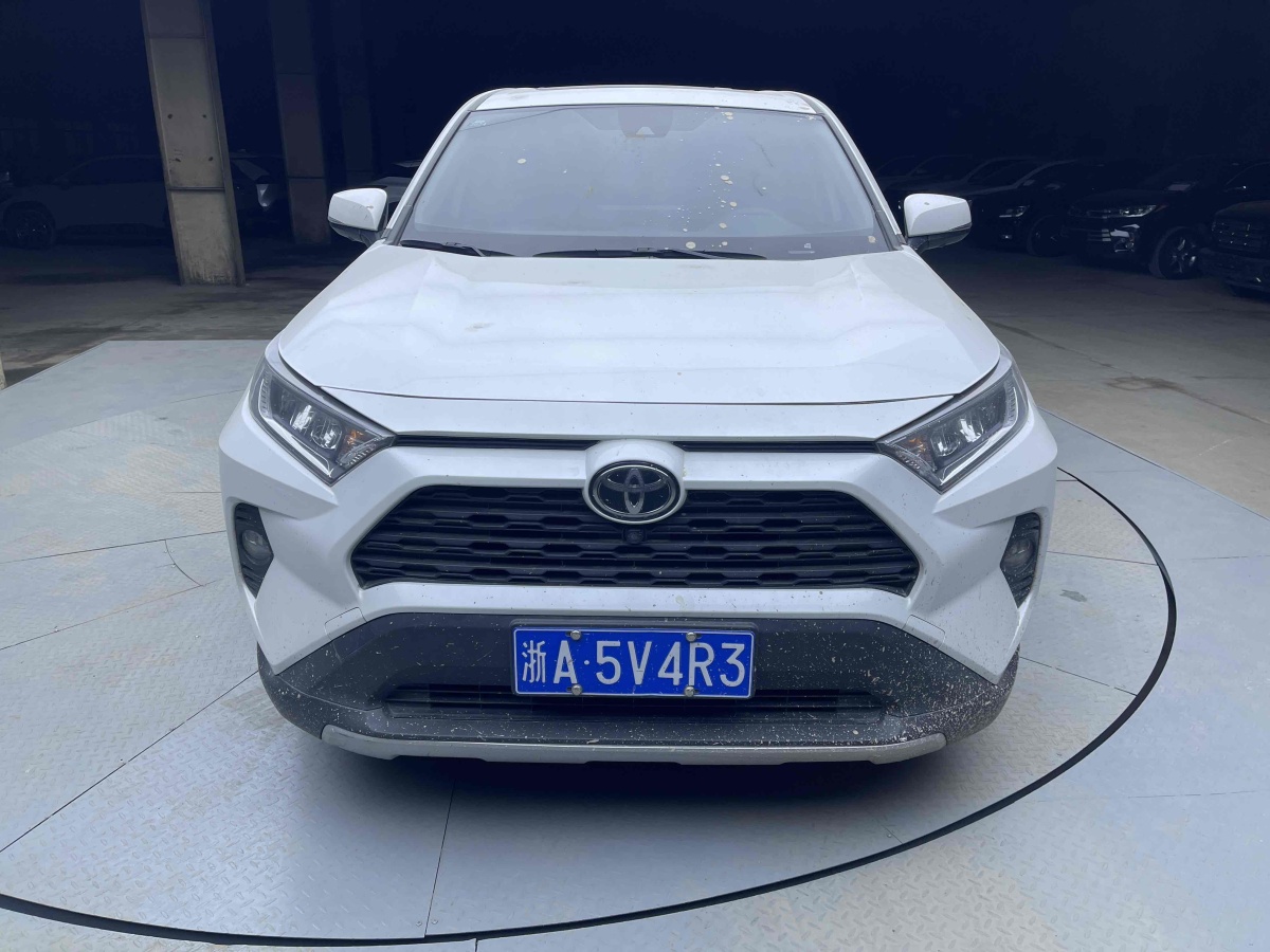 豐田 RAV4  2018款 榮放 2.0L CVT兩驅(qū)風(fēng)尚版圖片