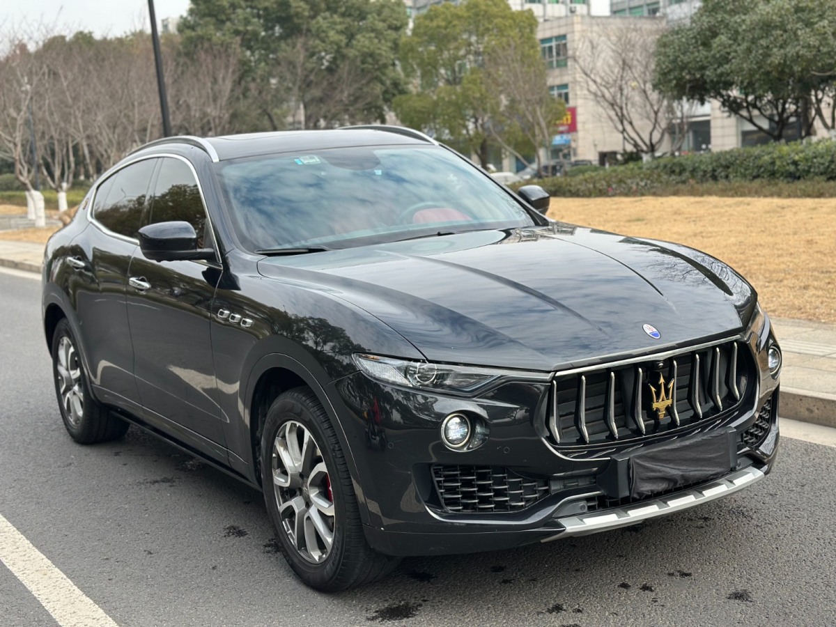 瑪莎拉蒂 Levante  2018款 3.0T 350Hp 標(biāo)準(zhǔn)版圖片