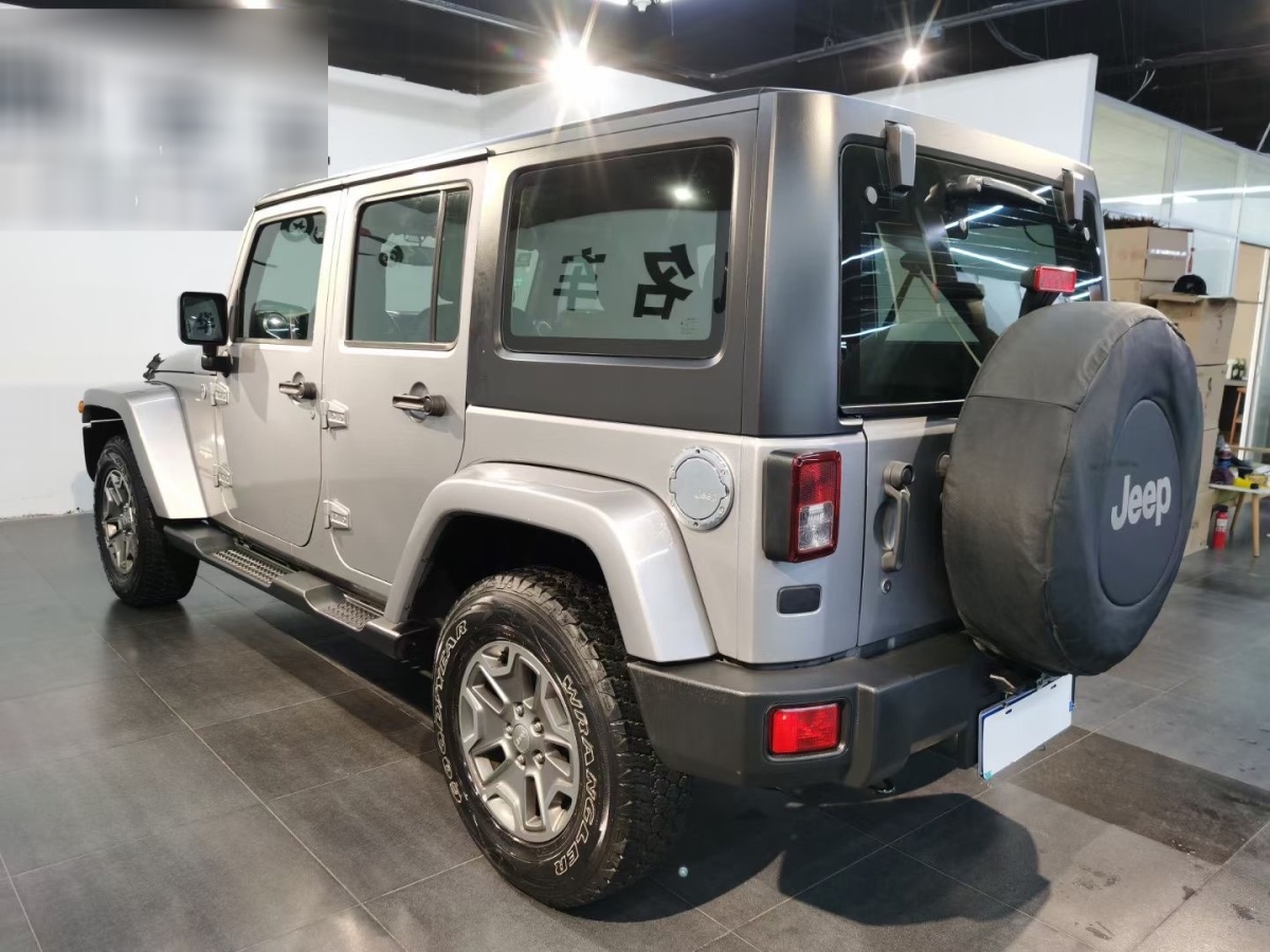 Jeep 牧馬人  2015款 3.0L Sahara 四門舒享版圖片