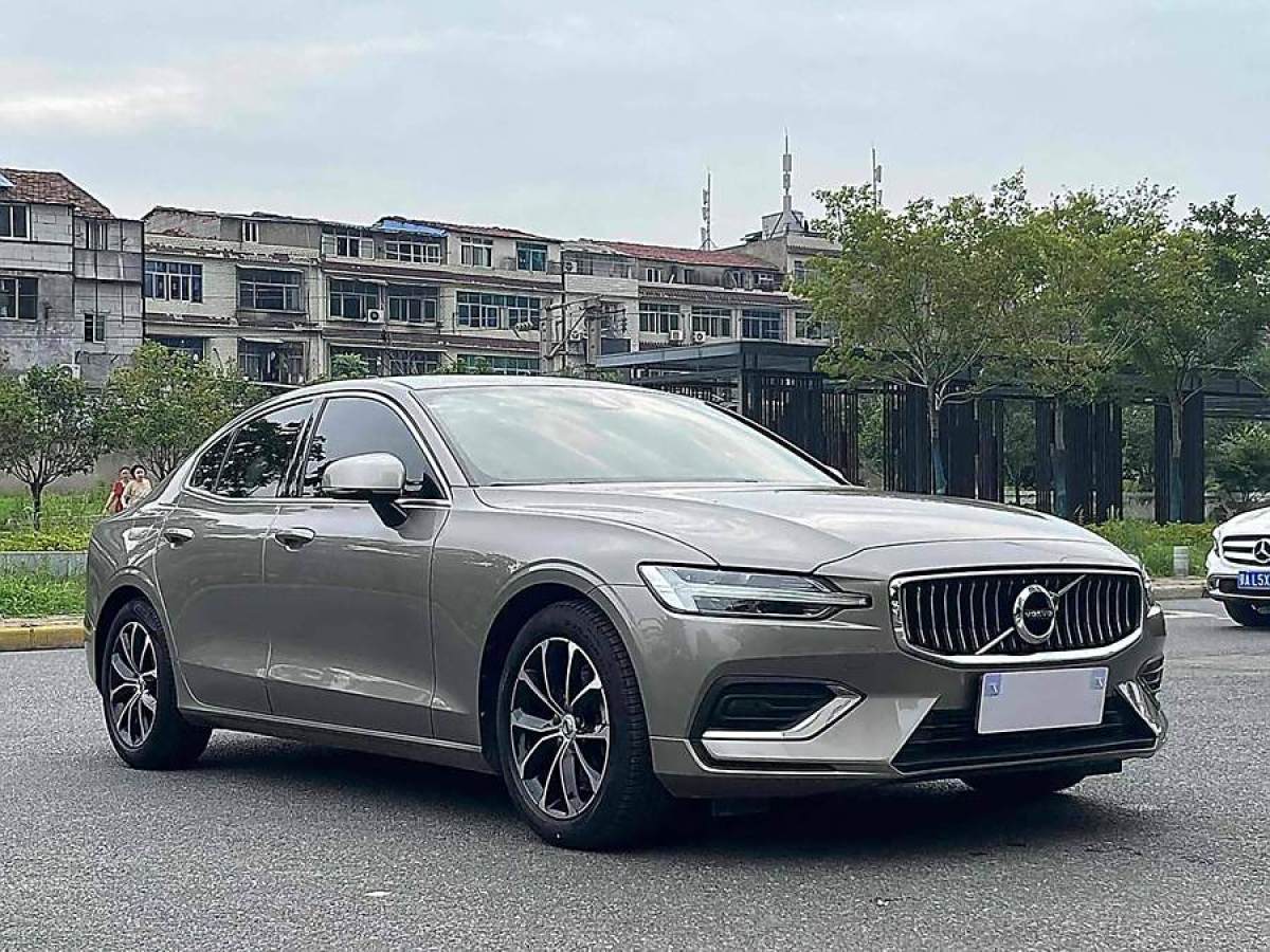 沃爾沃 S60L  2020款 T4 智逸豪華版圖片