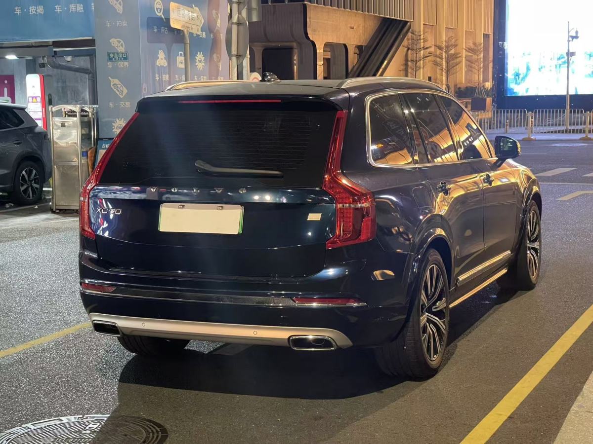 沃爾沃 XC90新能源  2021款 E驅(qū)混動(dòng) T8 智尊豪華版 7座圖片