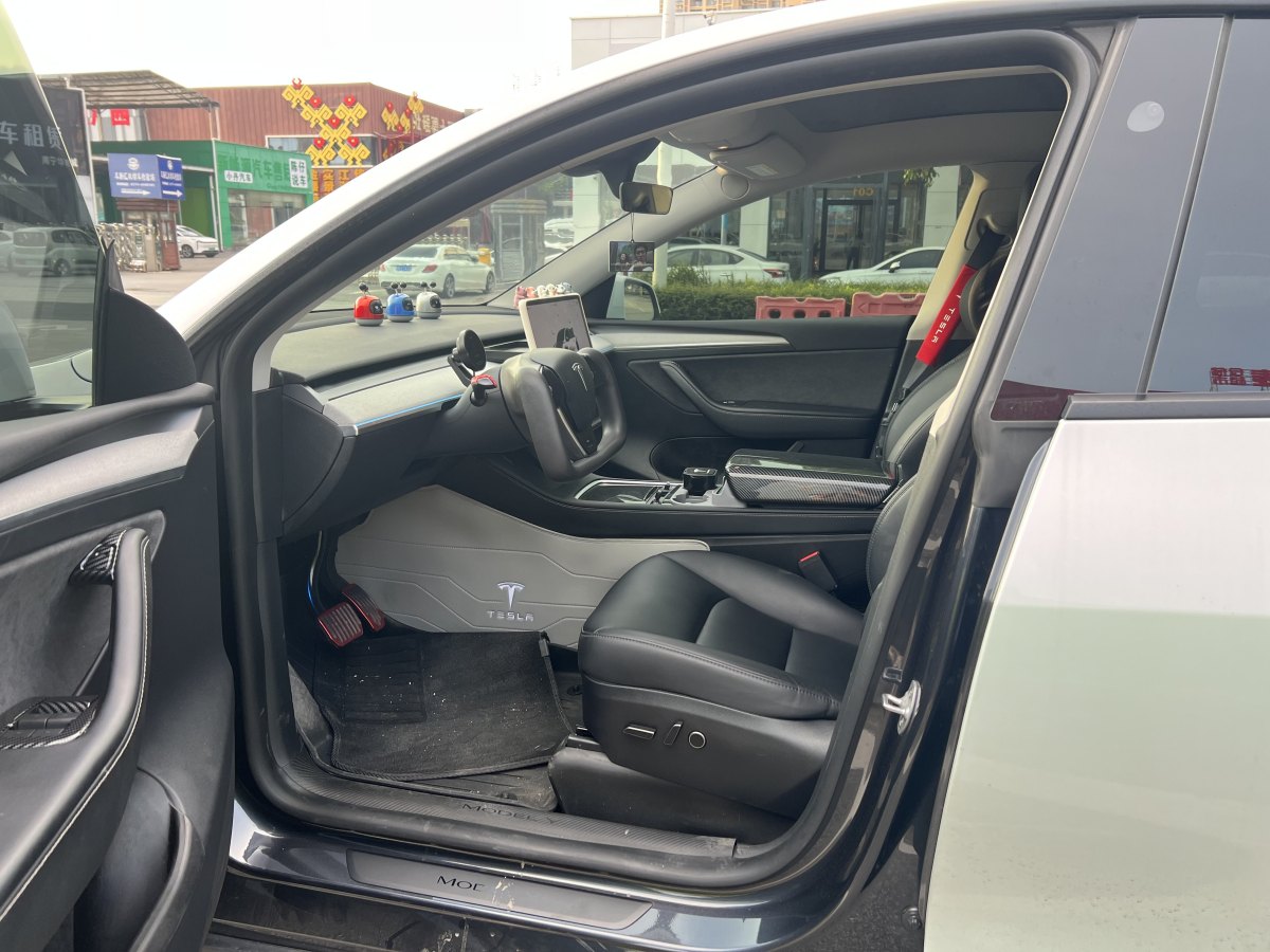 特斯拉 Model Y  2024款 后輪驅(qū)動(dòng)版圖片