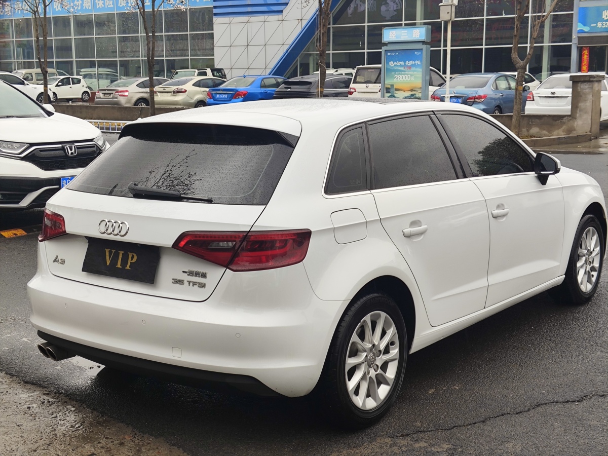 奧迪 奧迪A3  2015款 Sportback 35 TFSI 百萬(wàn)紀(jì)念智領(lǐng)型圖片