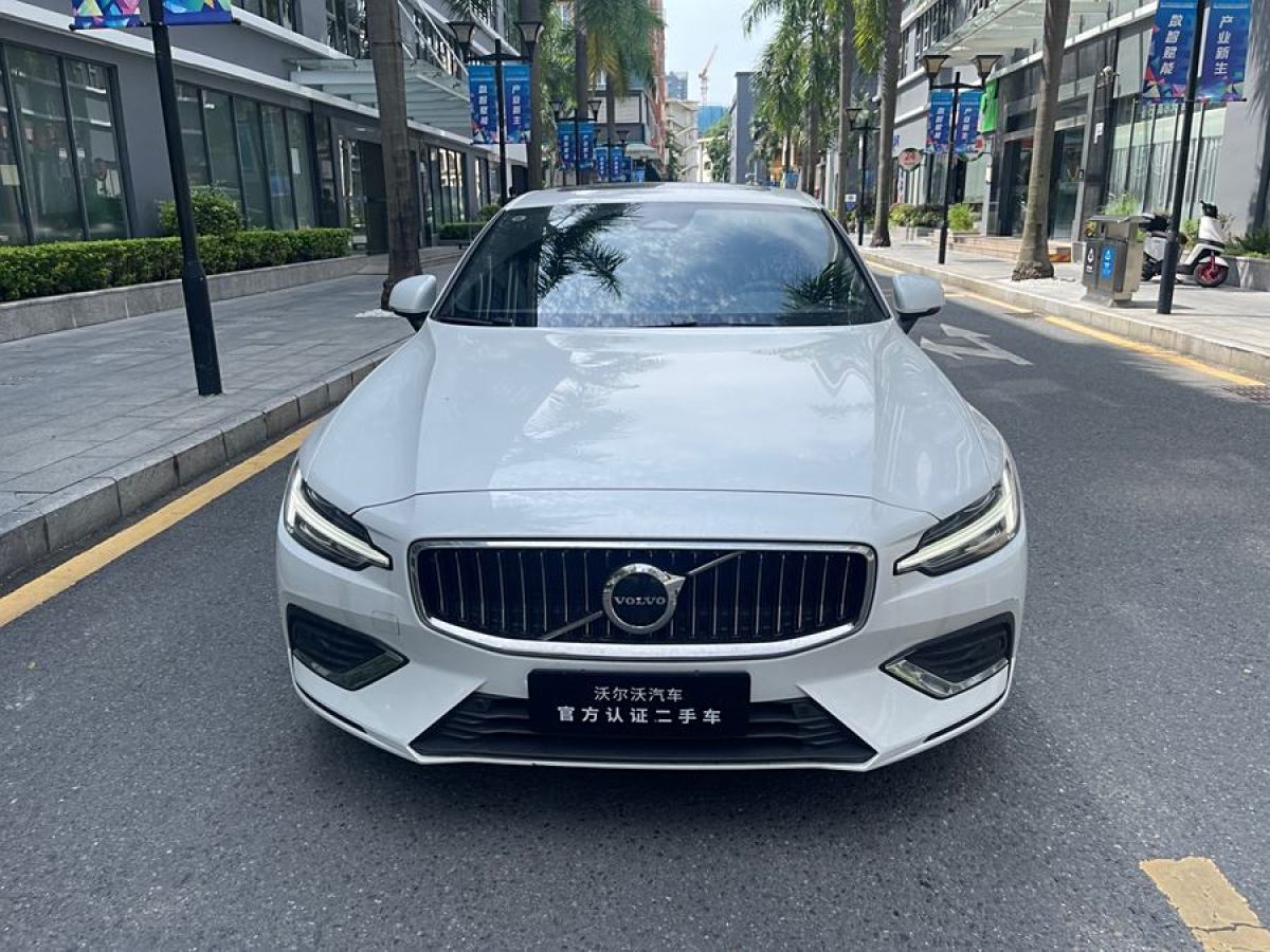 沃爾沃 S60L  2023款 B4 智遠(yuǎn)豪華版圖片