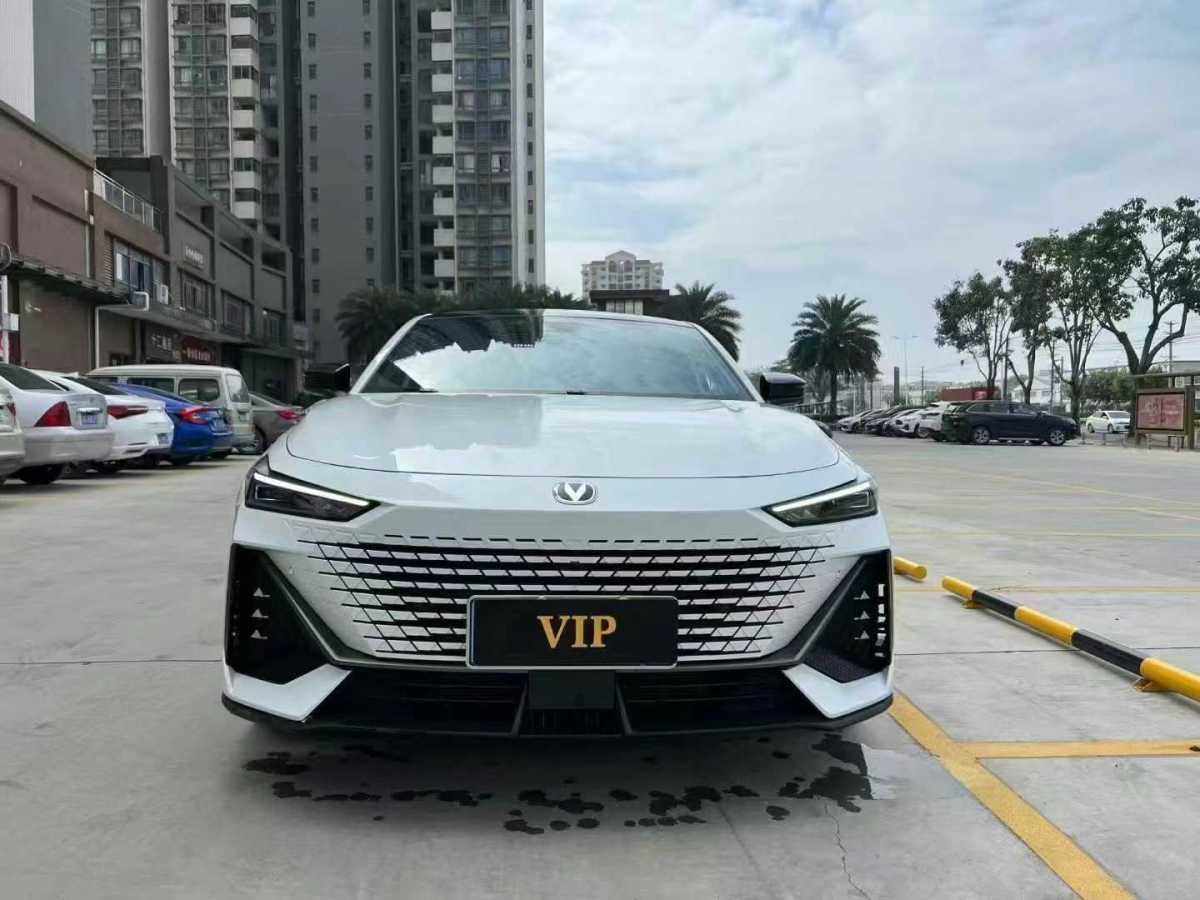 長(zhǎng)安 長(zhǎng)安UNI-V  2022款 1.5T 運(yùn)動(dòng)版圖片