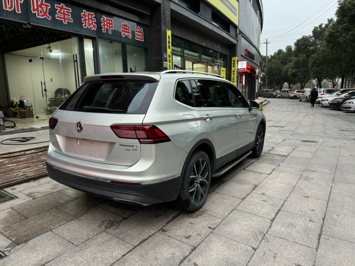 大眾 途觀L  2017款 380TSI 自動四驅(qū)至尊旗艦版圖片