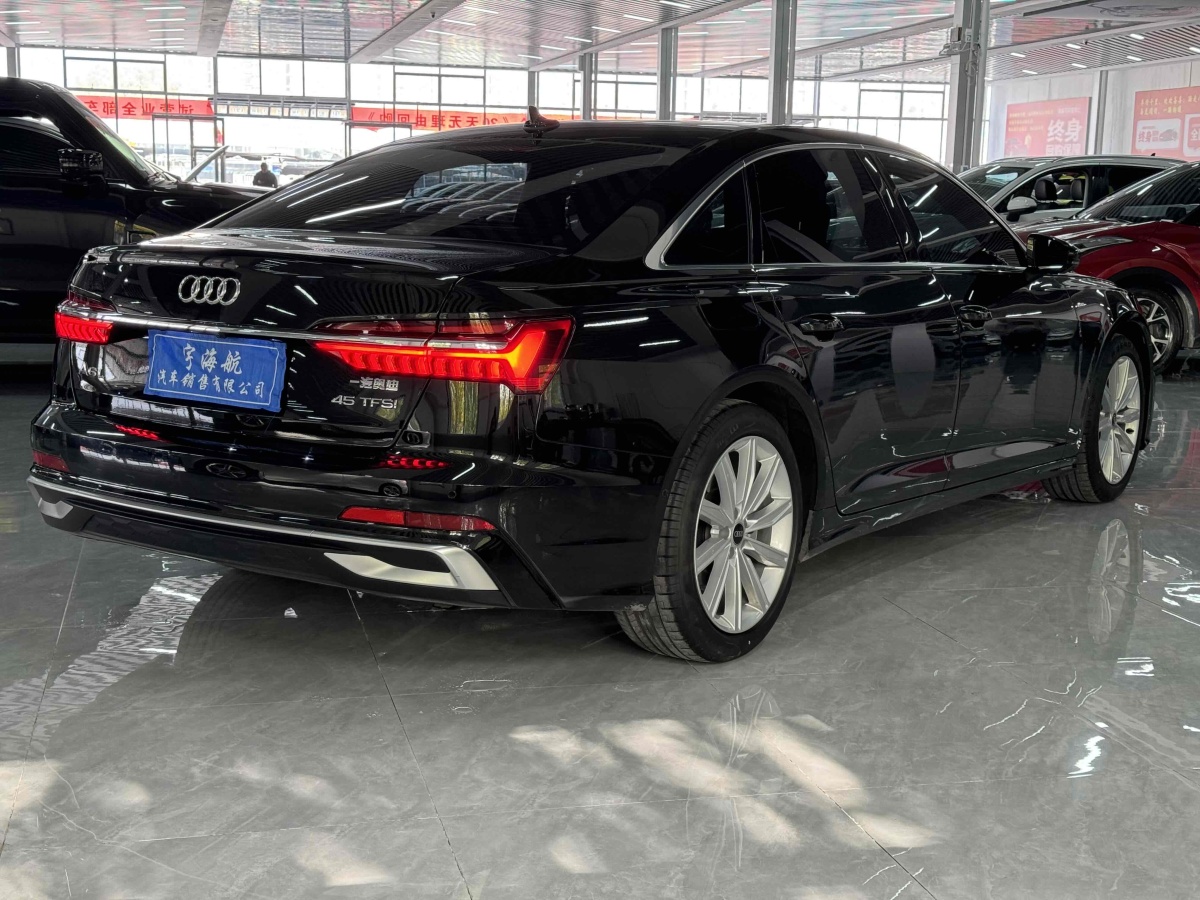 奧迪 奧迪A6L  2023款 改款 45 TFSI 臻選動感型圖片