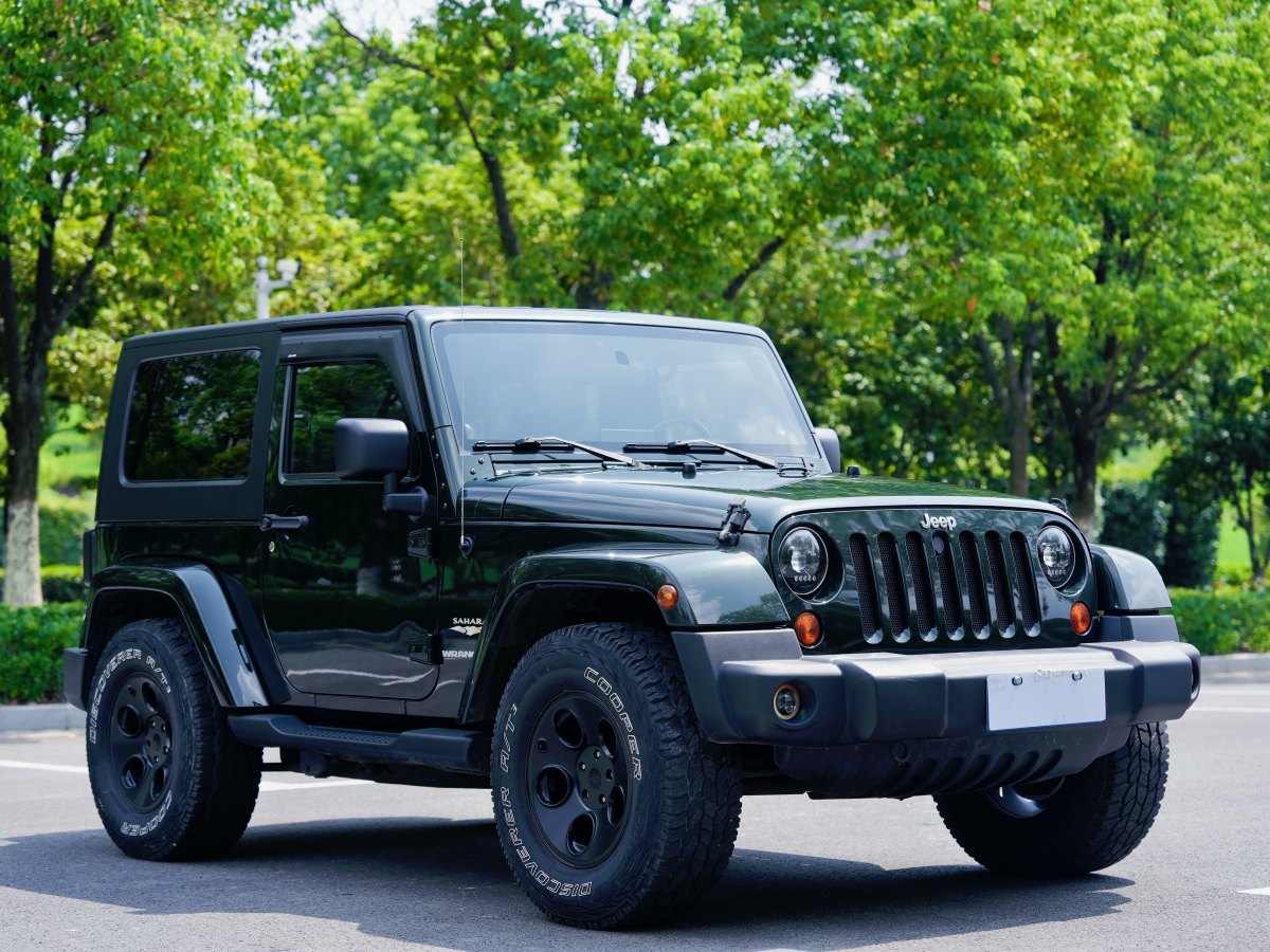 2010年9月Jeep 牧馬人  2010款 3.8L Sahara 兩門版