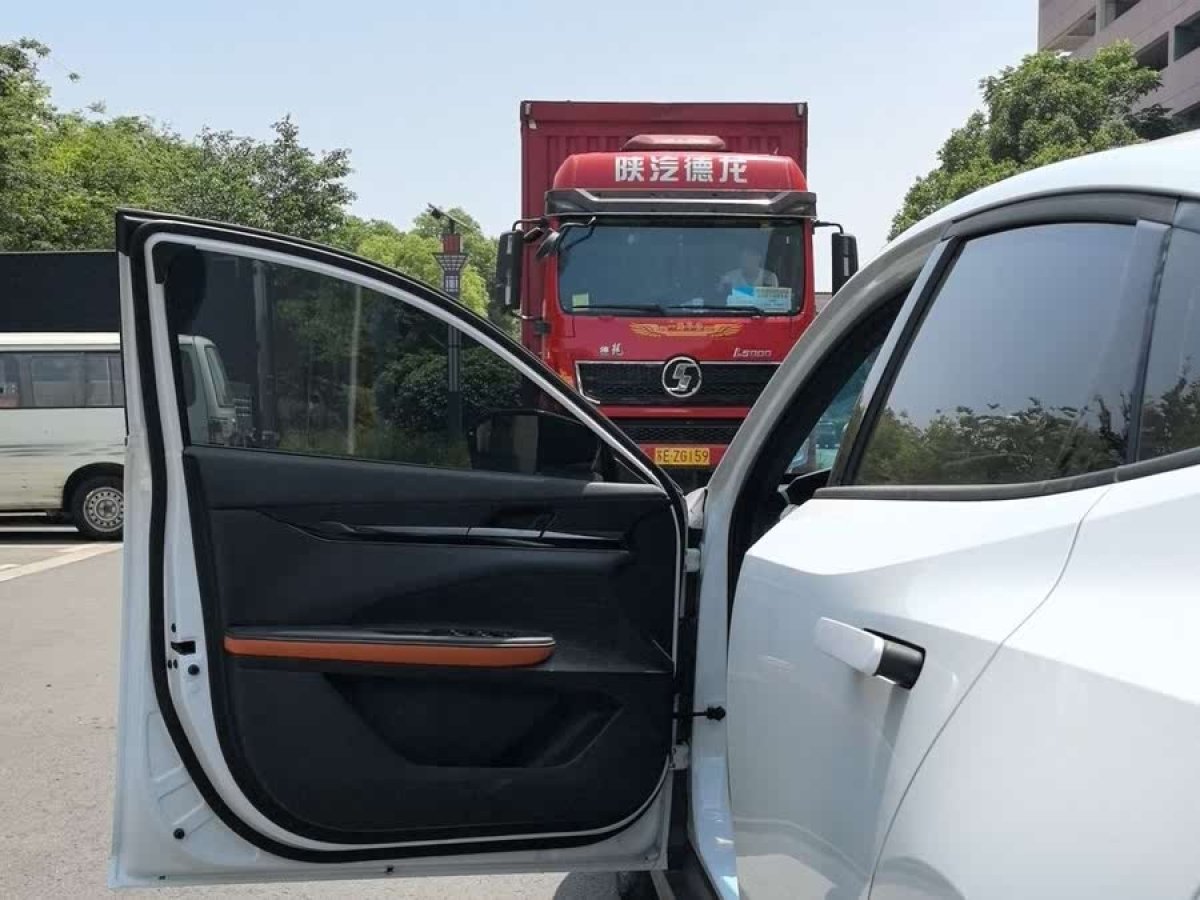 長安 長安UNI-V 智電iDD  2023款 智電iDD 1.5T 113km智趣型（飛快版）圖片