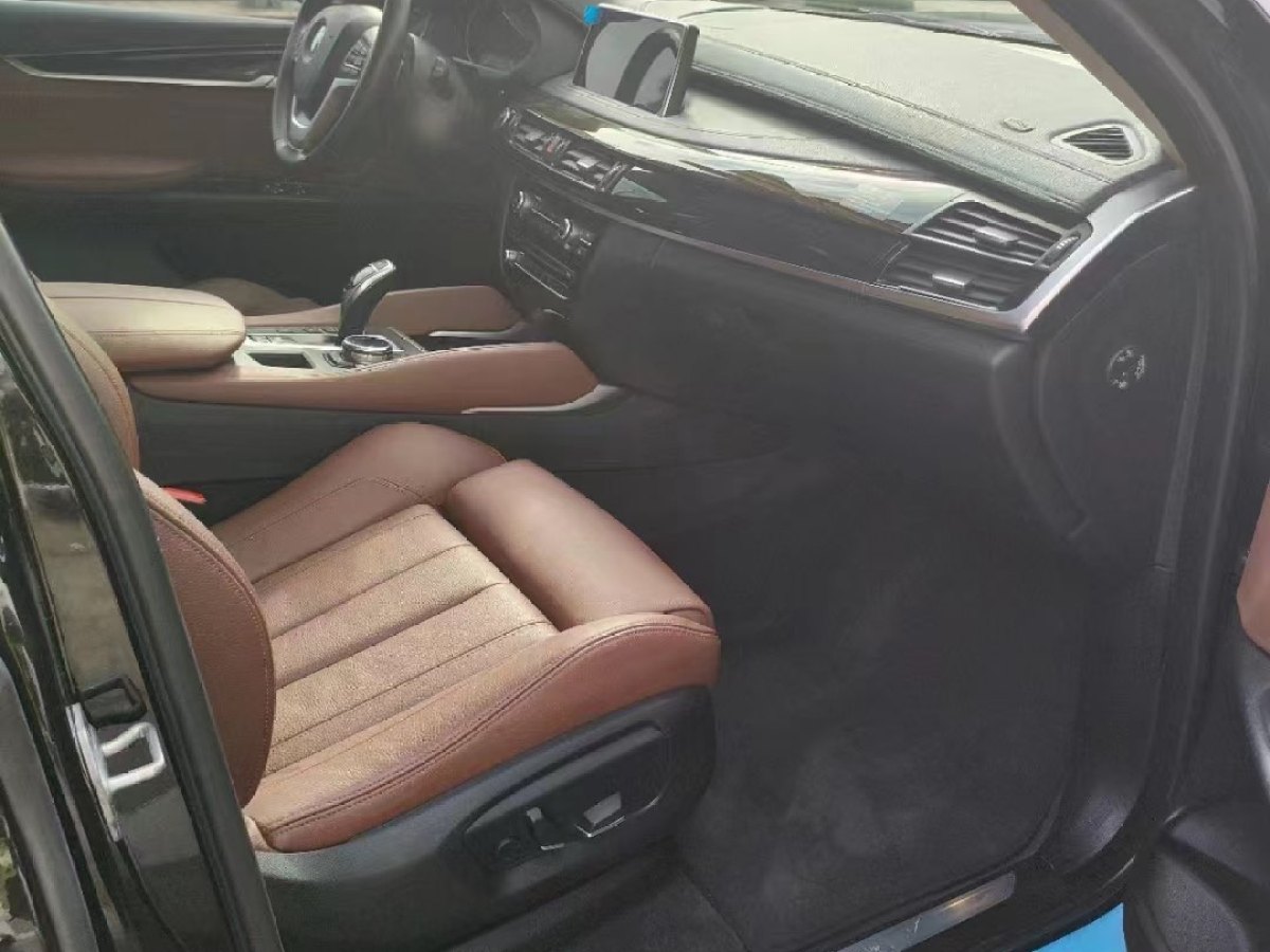 2015年5月宝马 宝马X6  2015款 xDrive35i 豪华型