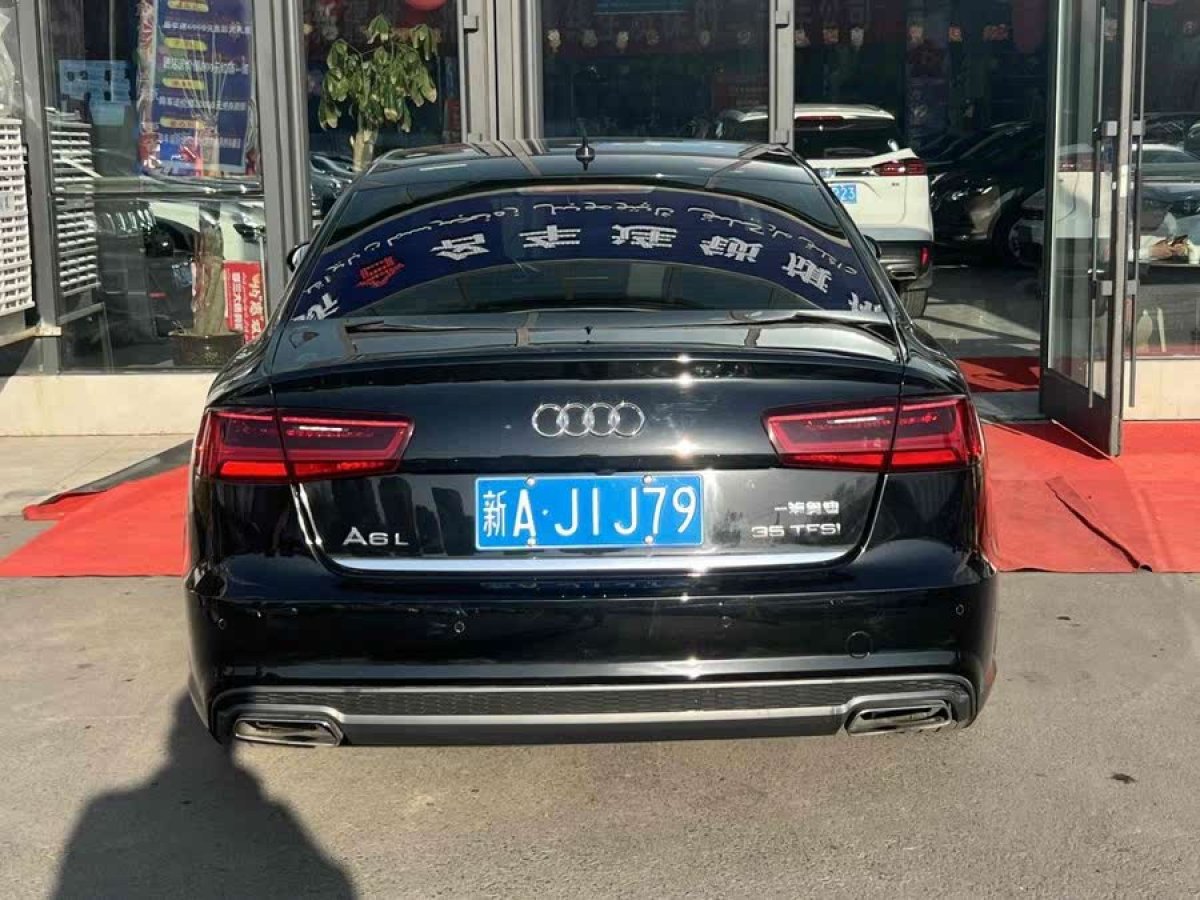 奧迪 奧迪Q3  2018款 30周年年型 35 TFSI 時(shí)尚型圖片