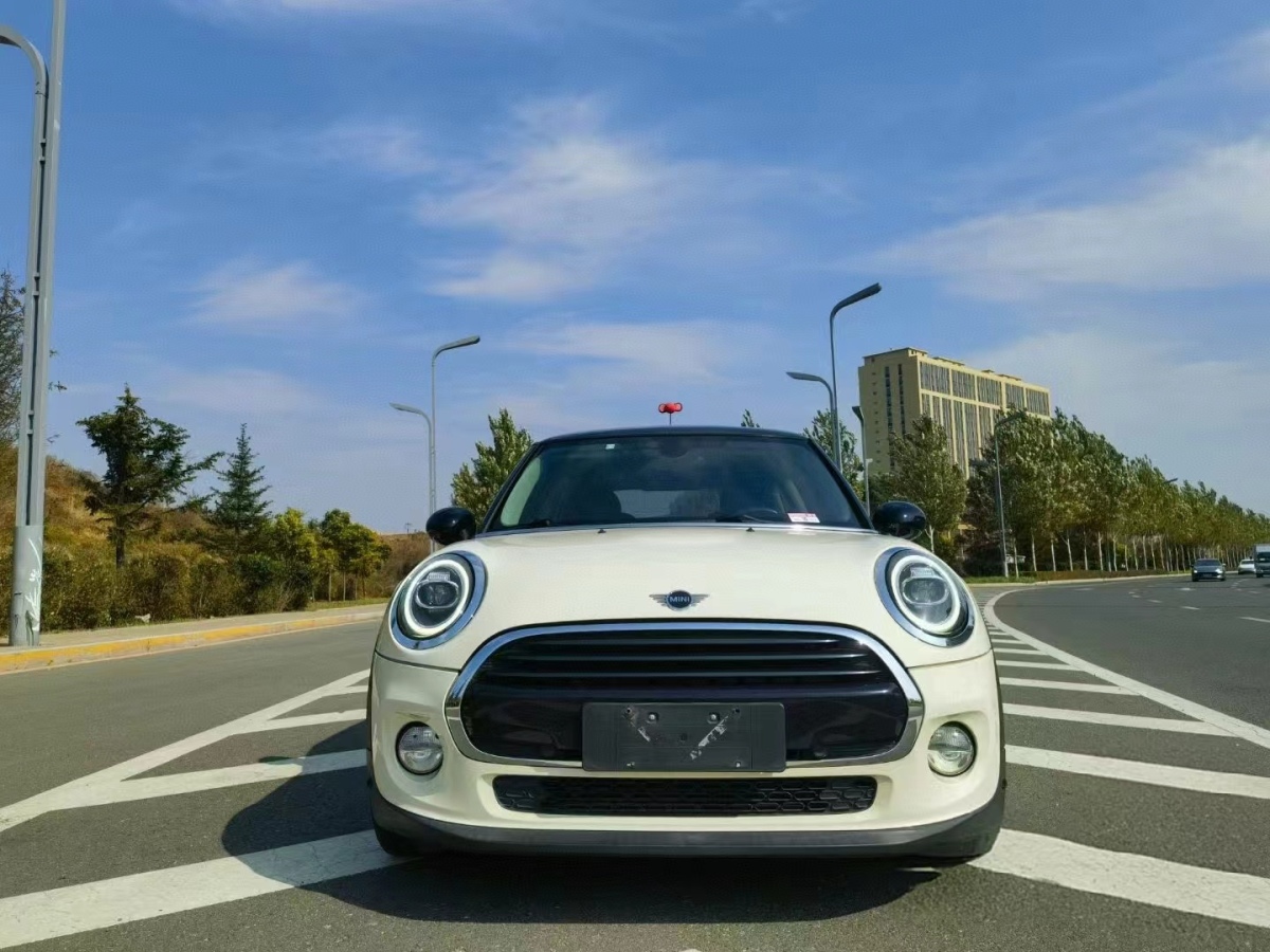 2019年4月MINI COUNTRYMAN  2018款 1.5T COOPER 經(jīng)典派