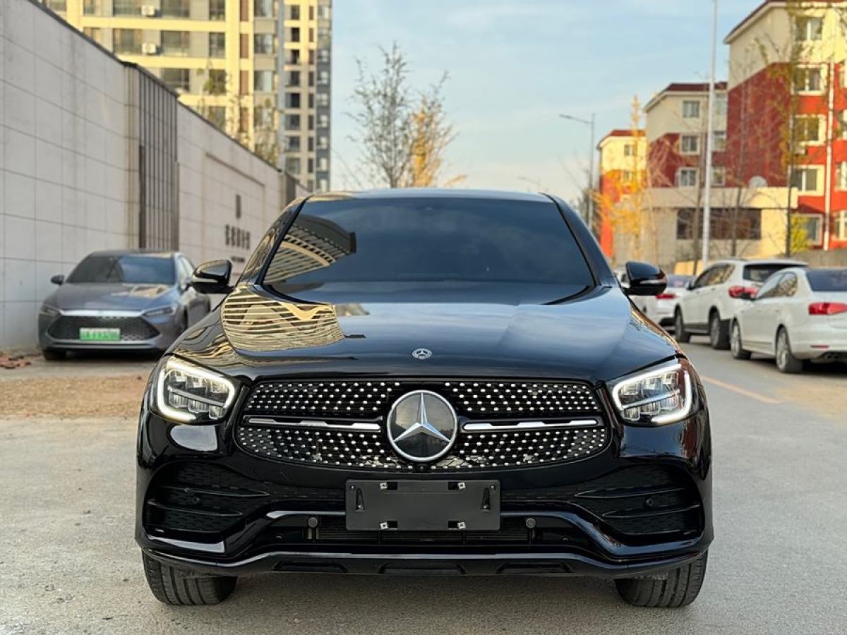 2020年4月奔馳 奔馳GLC  2023款 改款 GLC 260 4MATIC 轎跑SUV