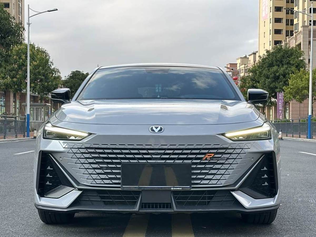 長(zhǎng)安 長(zhǎng)安UNI-V  2022款 1.5T 尊貴型圖片