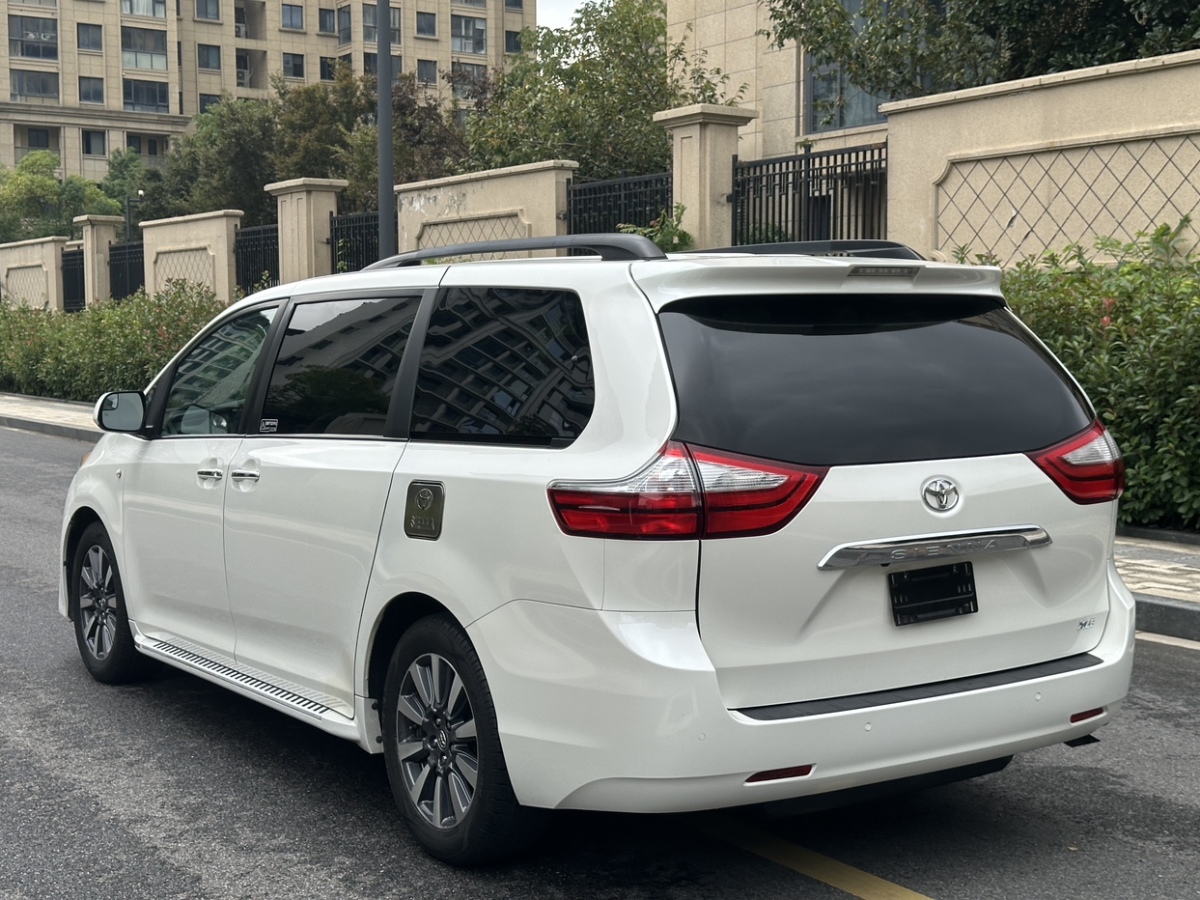 豐田 Sienna 2019款 塞納 3.5L 兩驅(qū) XLE真皮 7座(墨版)圖片