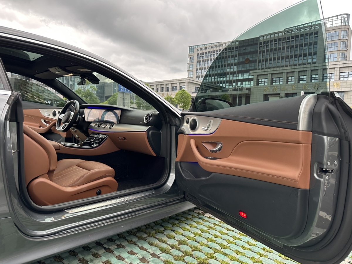 奔馳 奔馳E級  2019款 E 200 轎跑車圖片