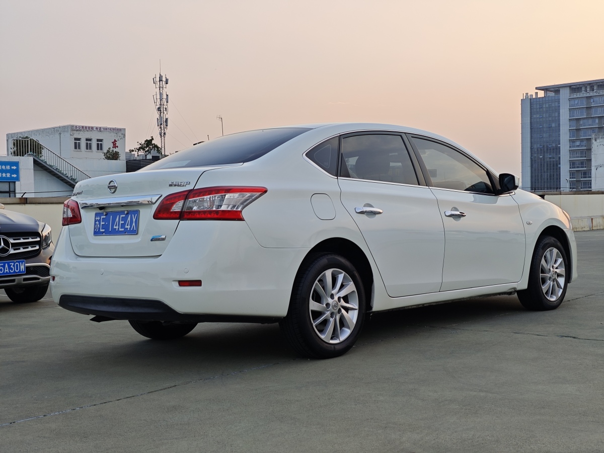 日產(chǎn) 軒逸  2012款 1.6XL CVT豪華版圖片