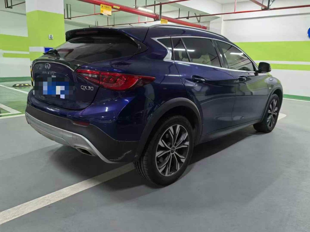 英菲尼迪 QX30  2017款 1.6T 兩驅(qū)時(shí)尚版圖片